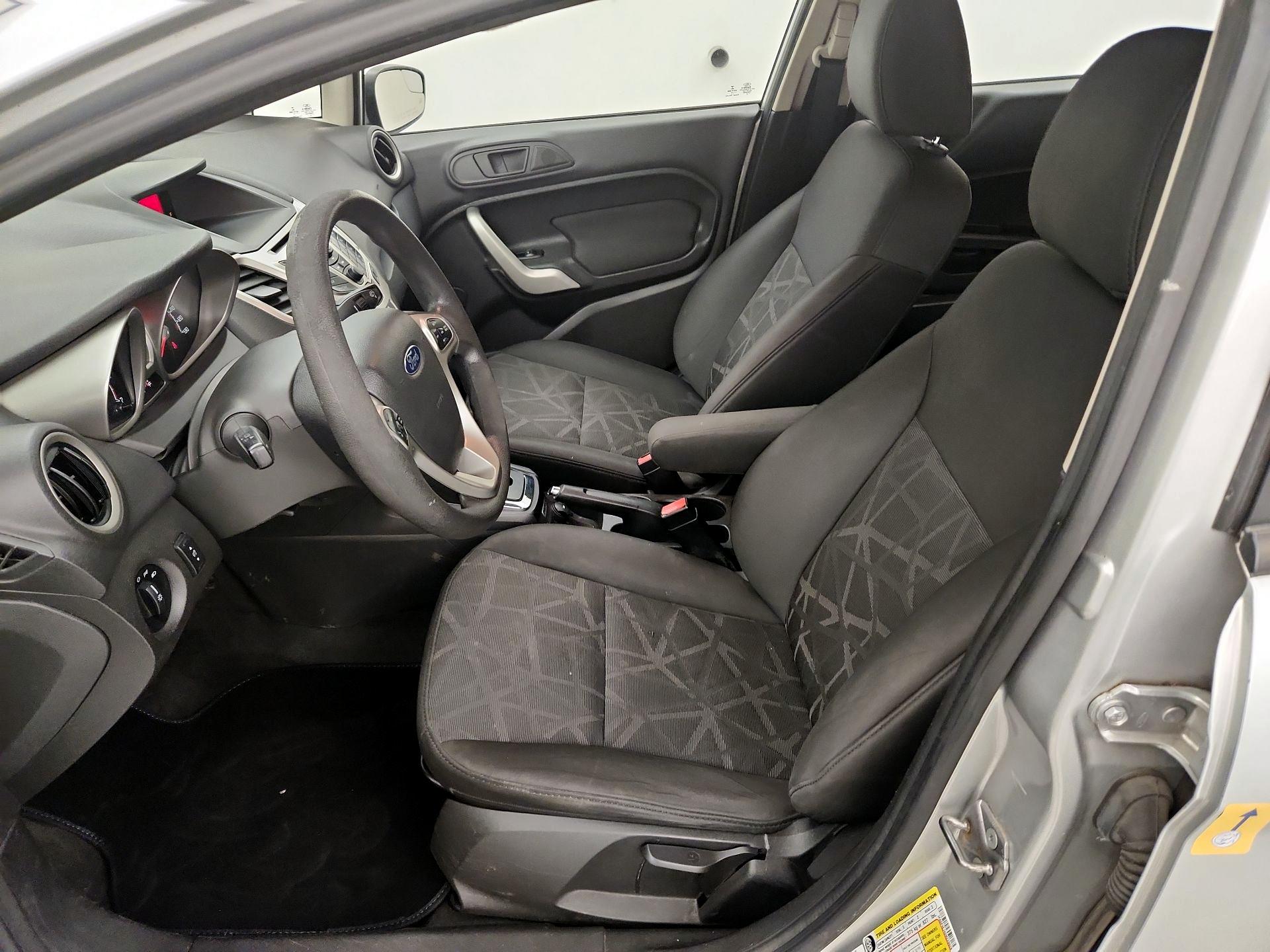 Thumbnail: 2013 Ford Fiesta - 11