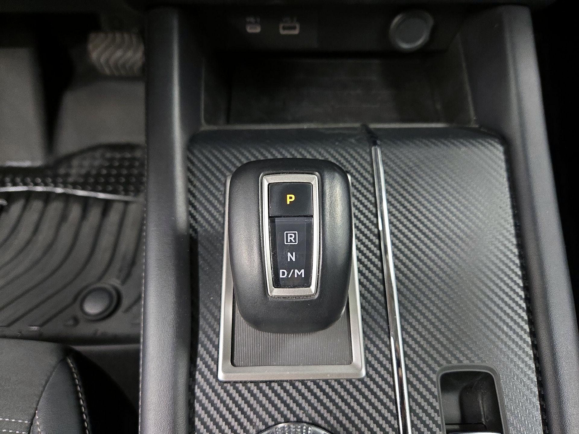 Thumbnail: 2023 Mitsubishi Outlander - 18