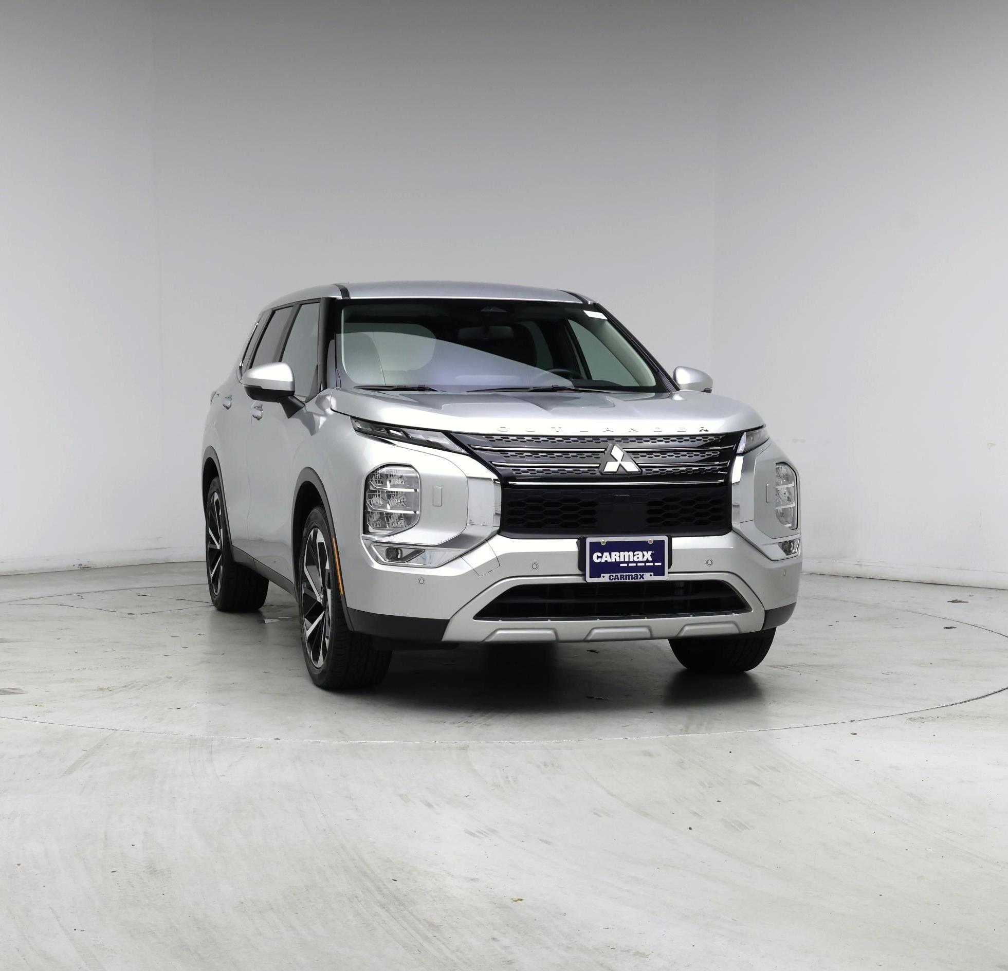 Thumbnail: 2023 Mitsubishi Outlander - 5