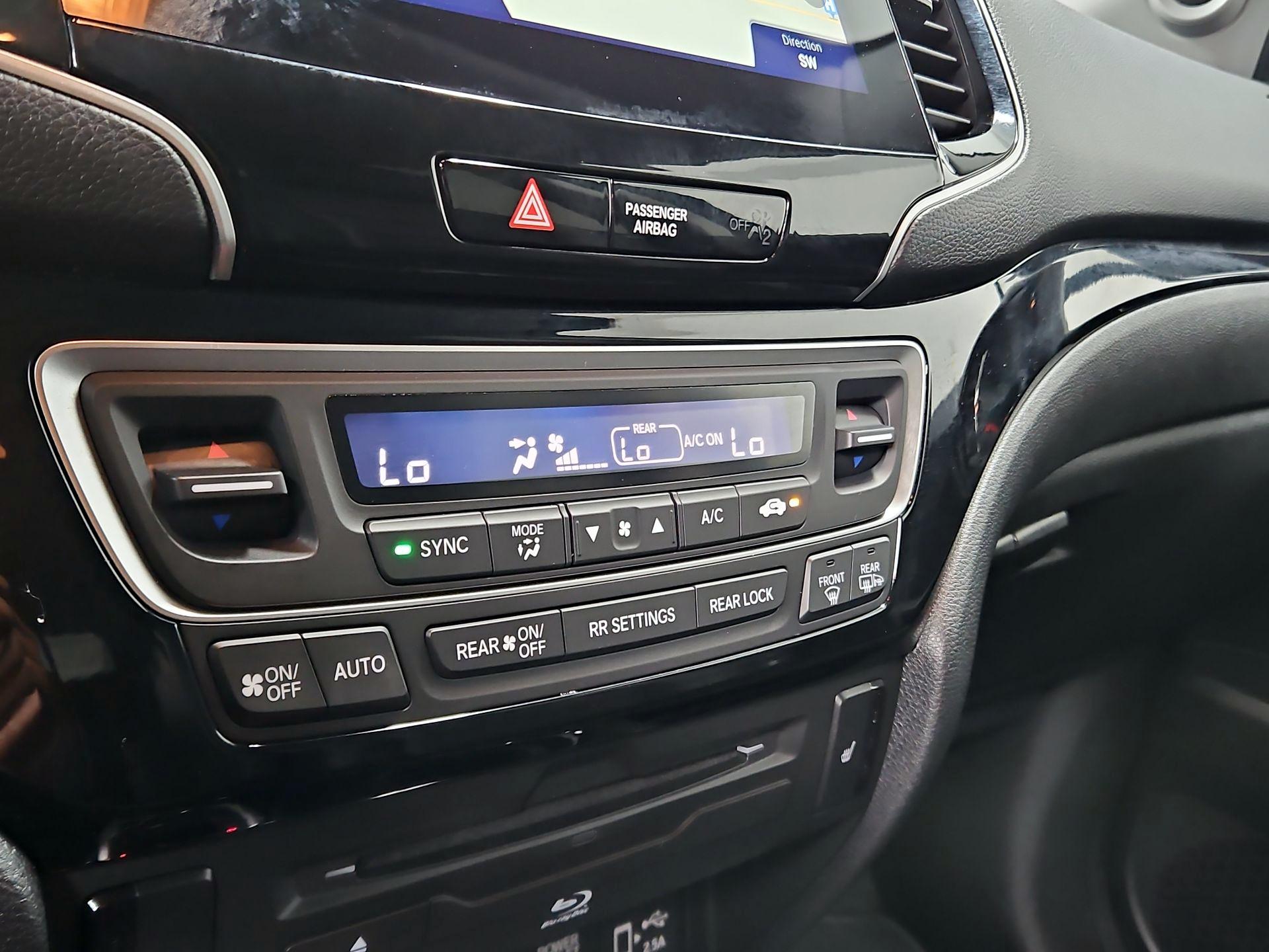 Thumbnail: 2019 Honda Pilot - 17
