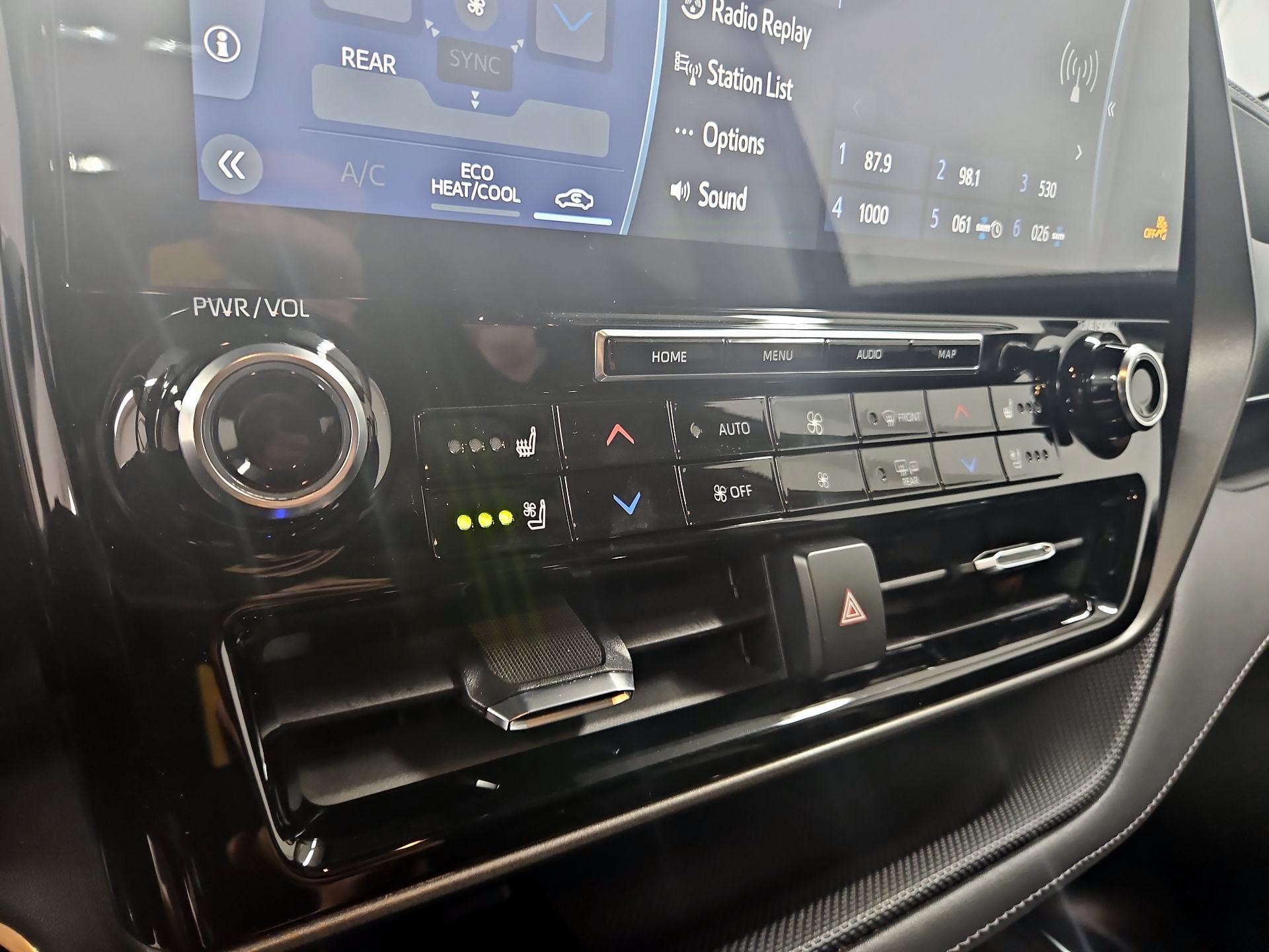 Thumbnail: 2021 Toyota Highlander - 17