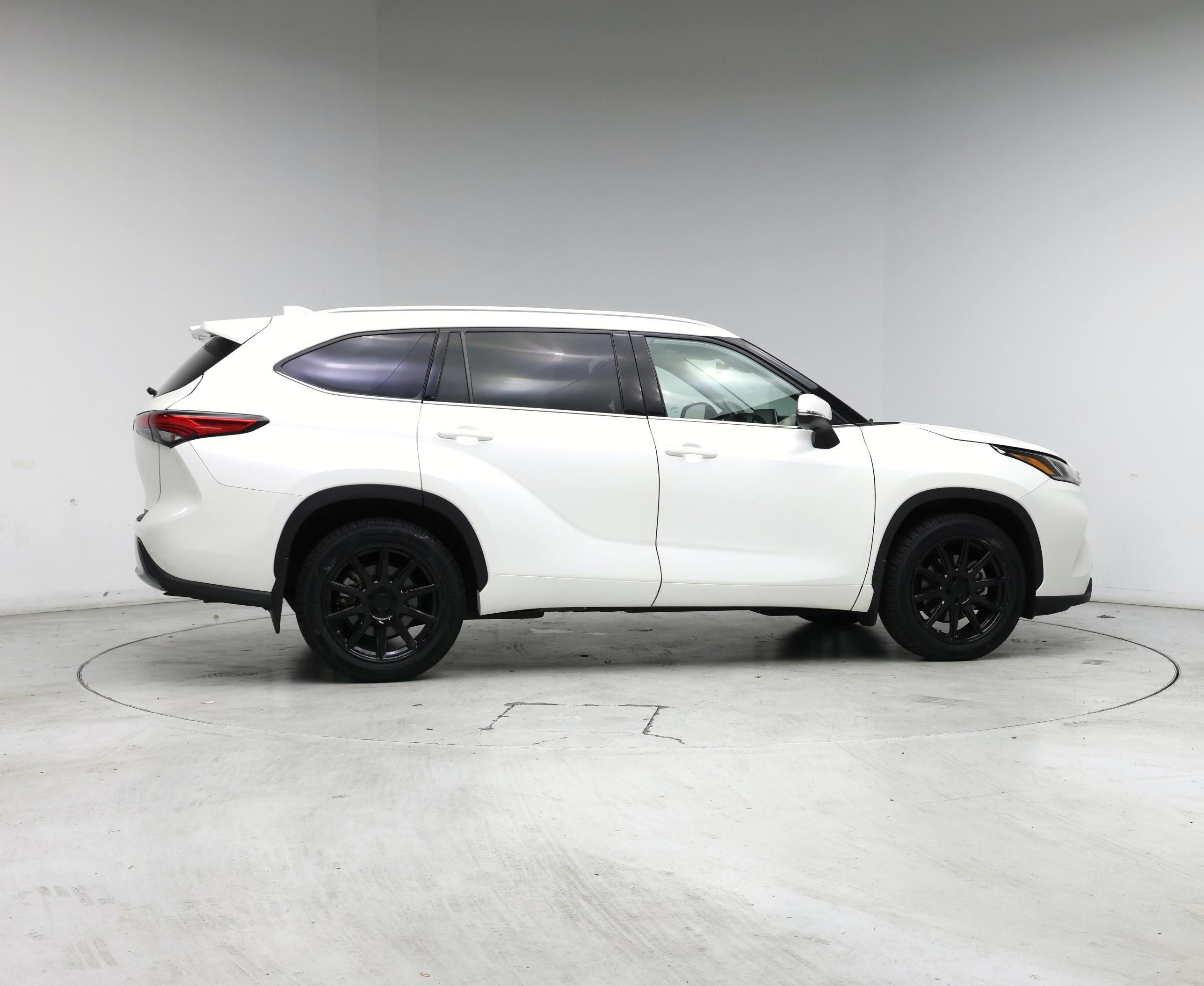 Thumbnail: 2021 Toyota Highlander - 7