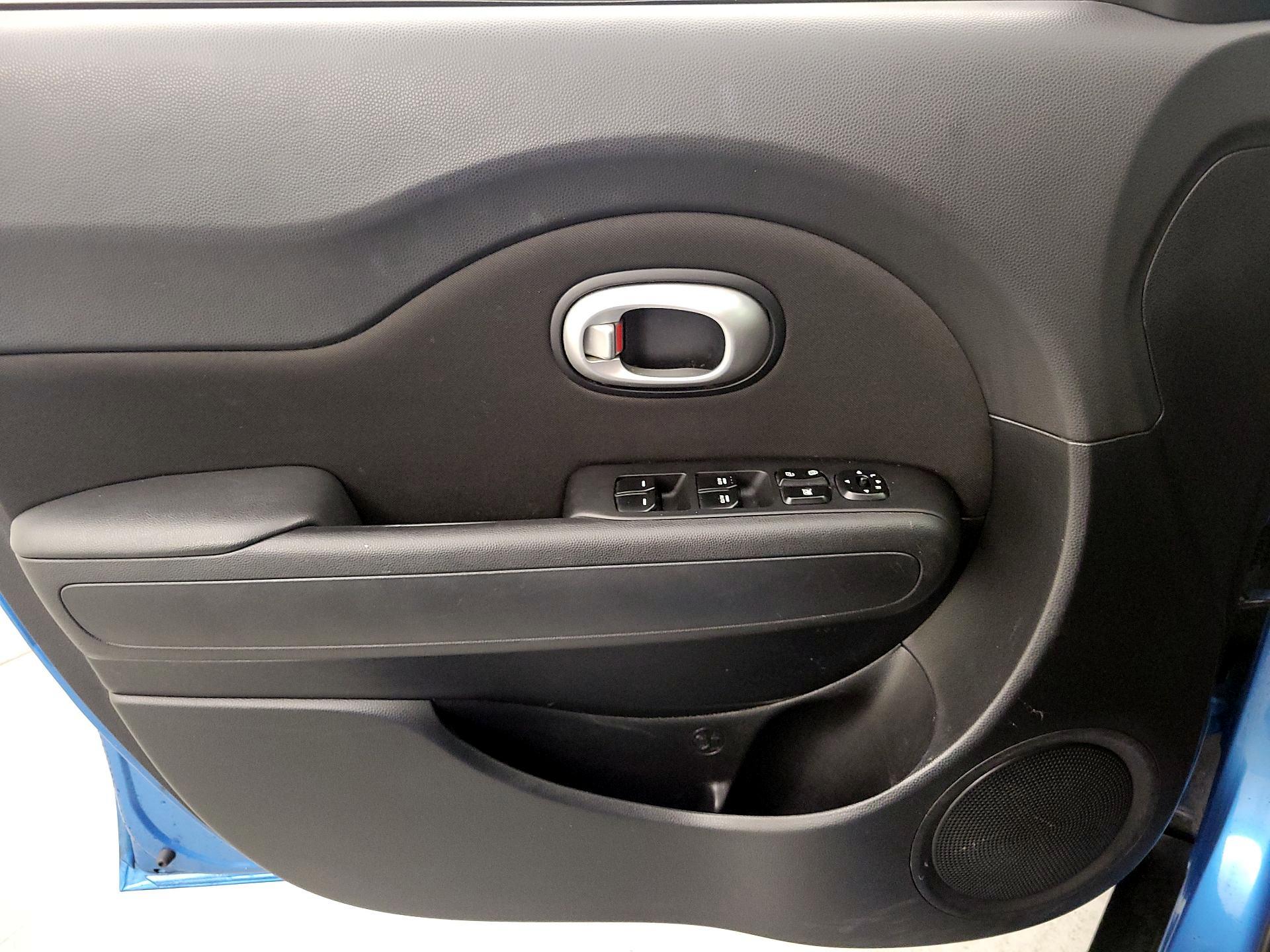 Thumbnail: 2016 Kia Soul - 12