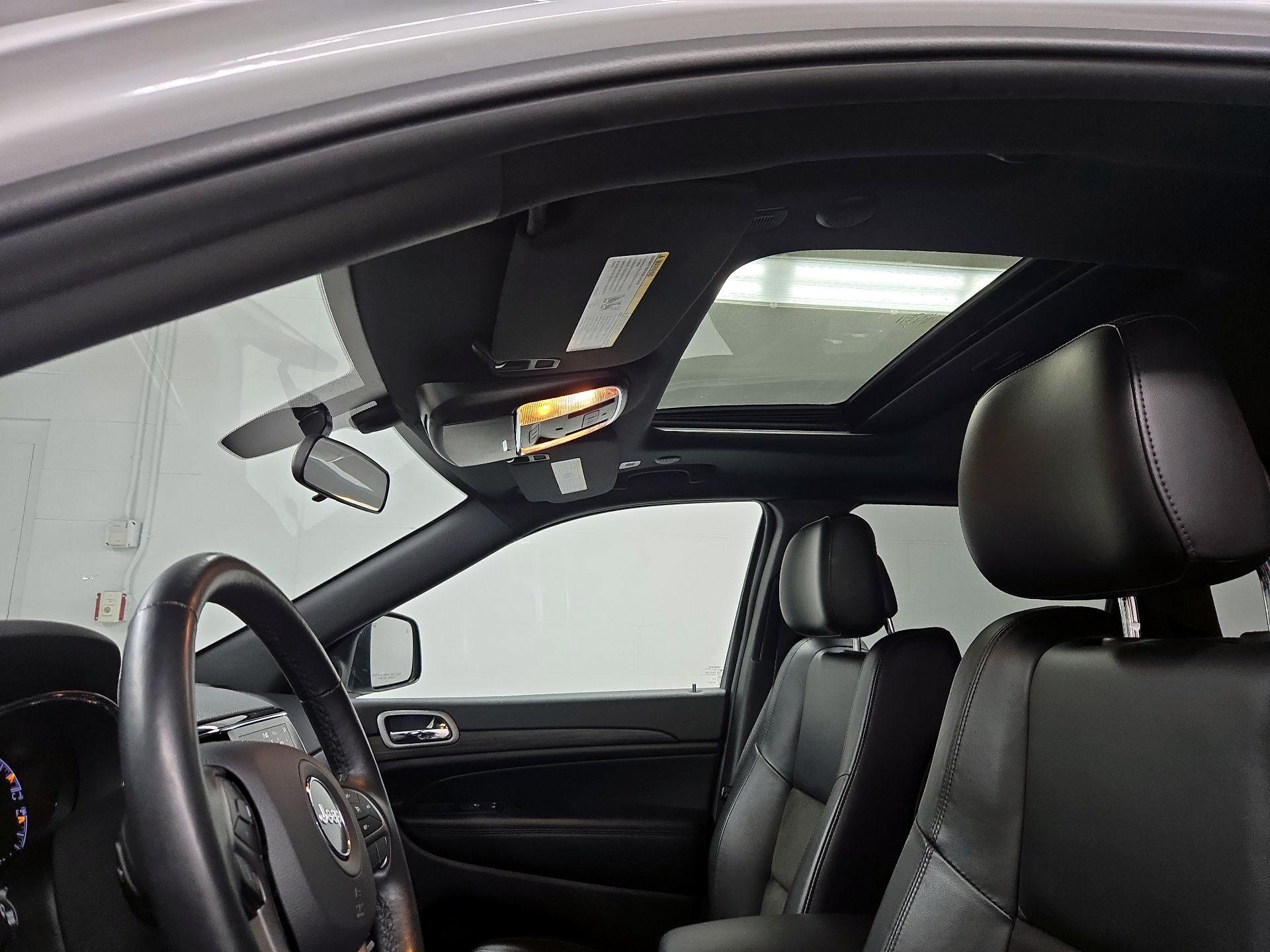Thumbnail: 2021 Jeep Grand Cherokee - 20