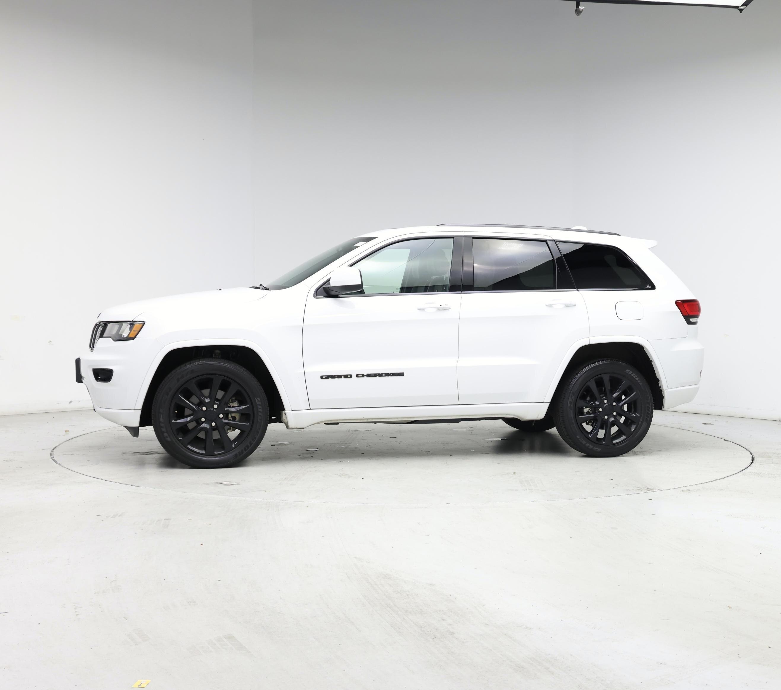 Thumbnail: 2021 Jeep Grand Cherokee - 3