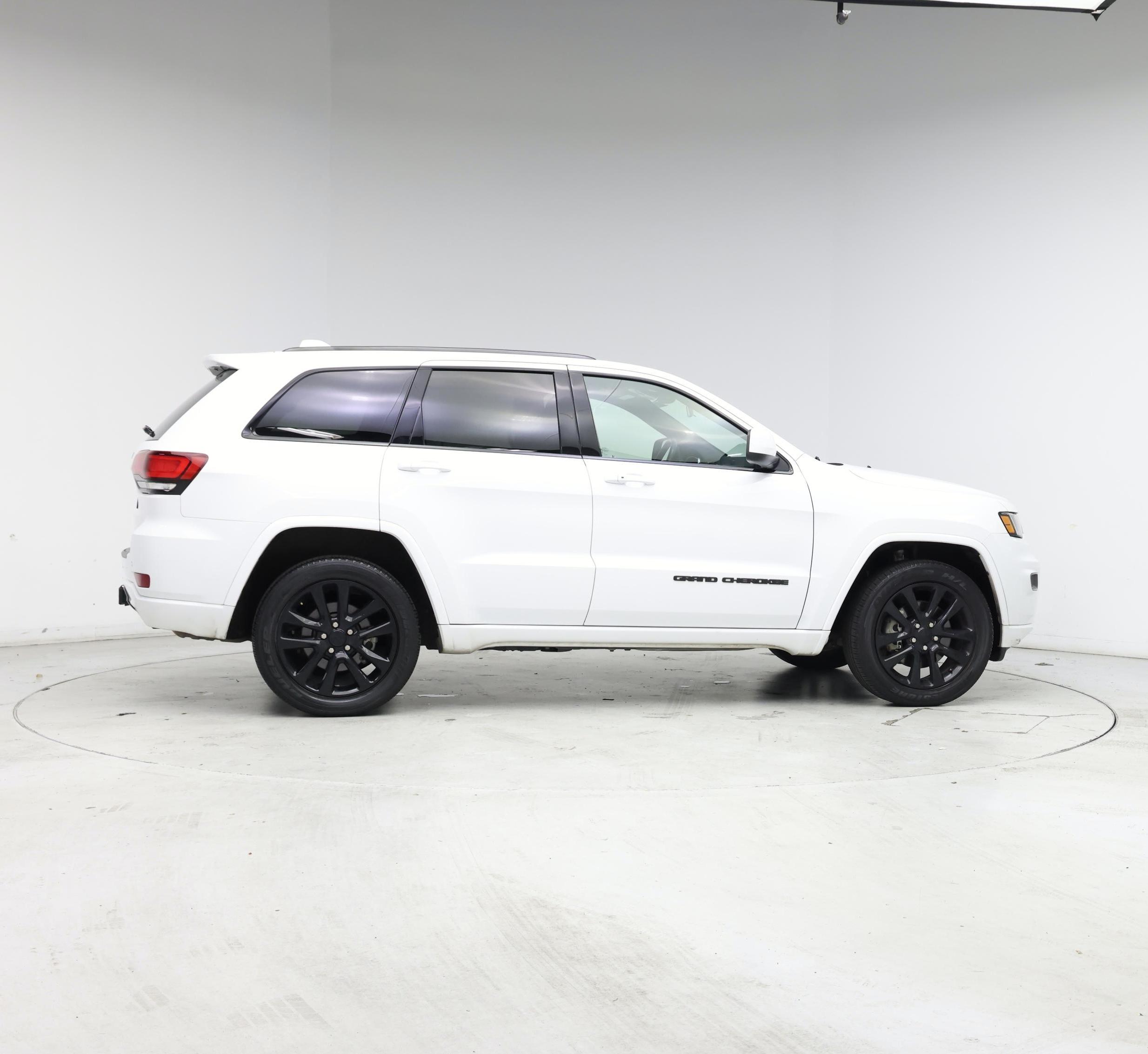 Thumbnail: 2021 Jeep Grand Cherokee - 7