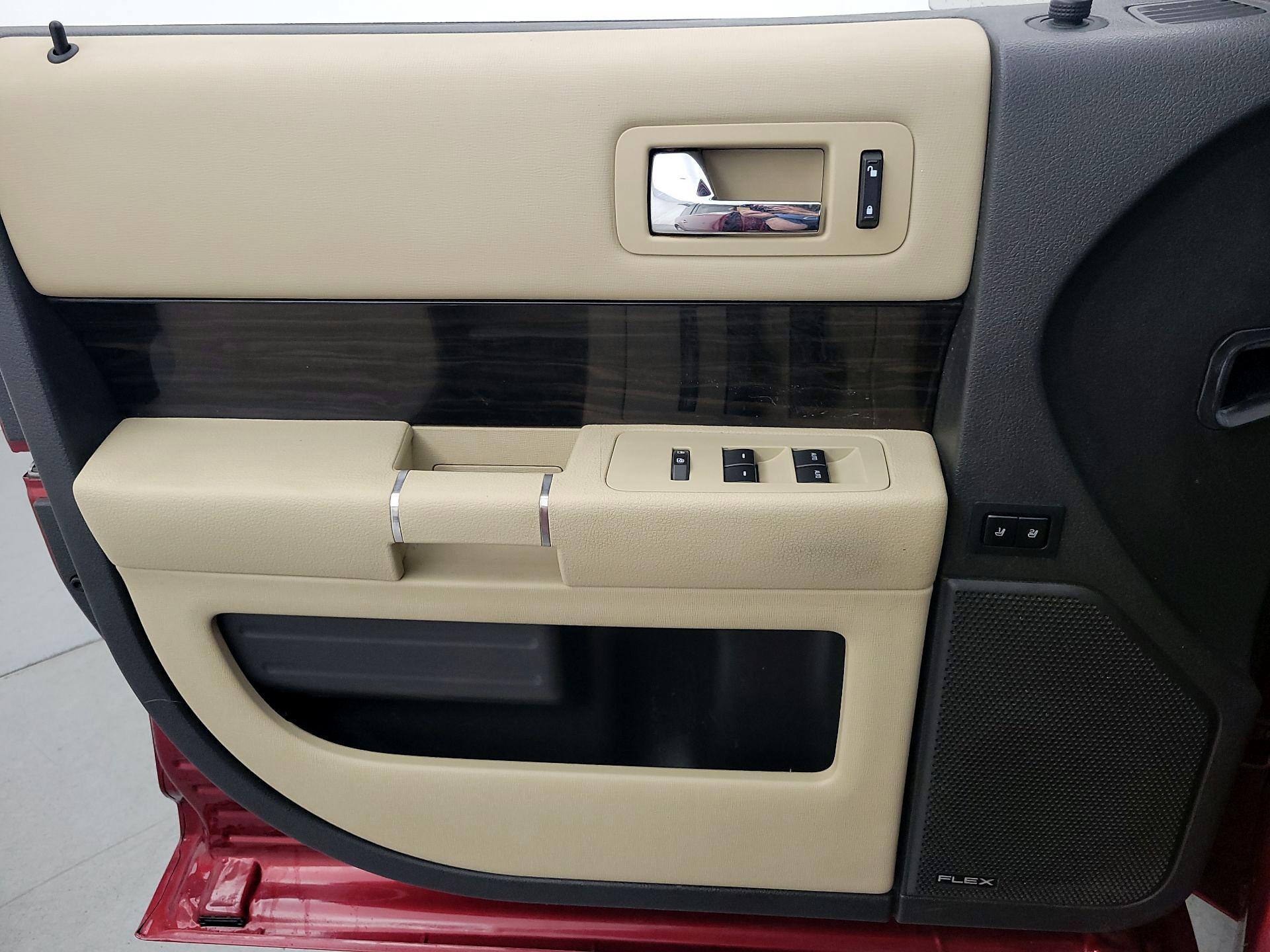 Thumbnail: 2016 Ford Flex - 12