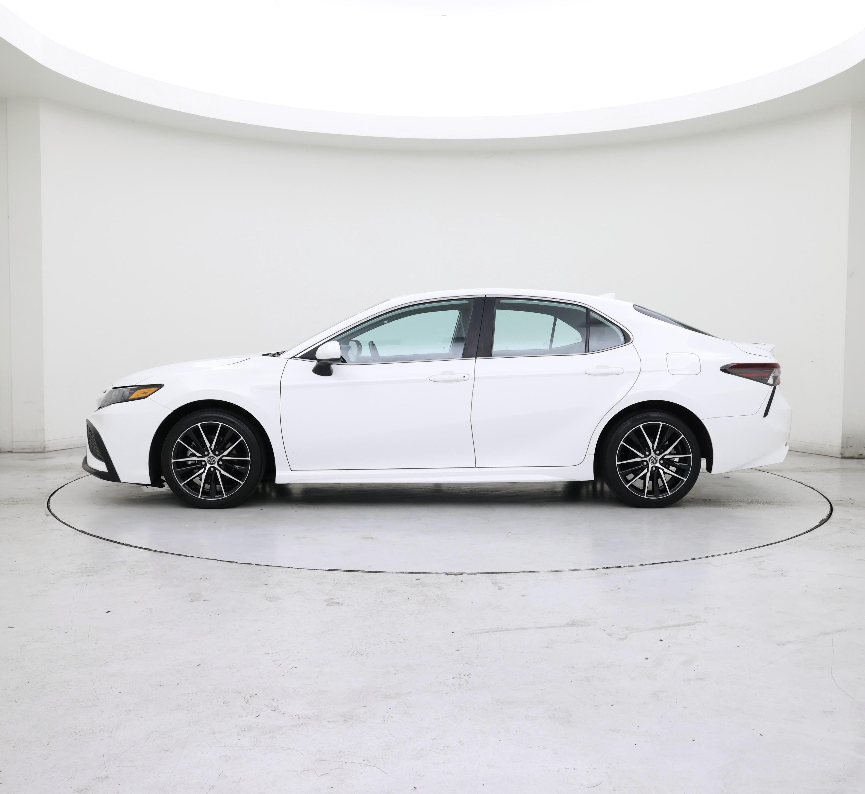 Thumbnail: 2021 Toyota Camry - 3