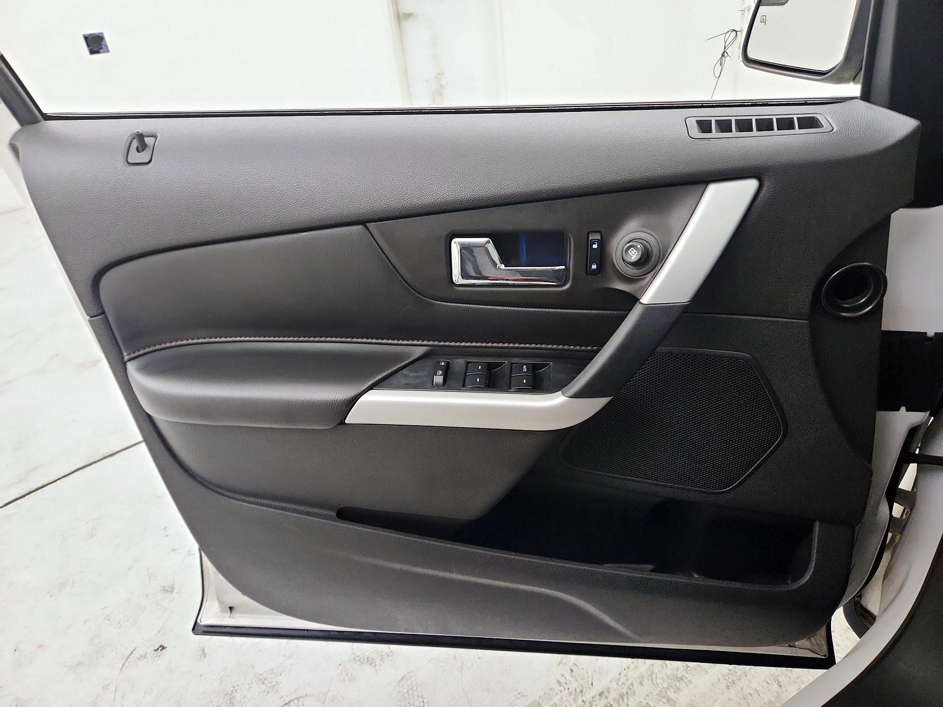 Thumbnail: 2014 Ford Edge - 12