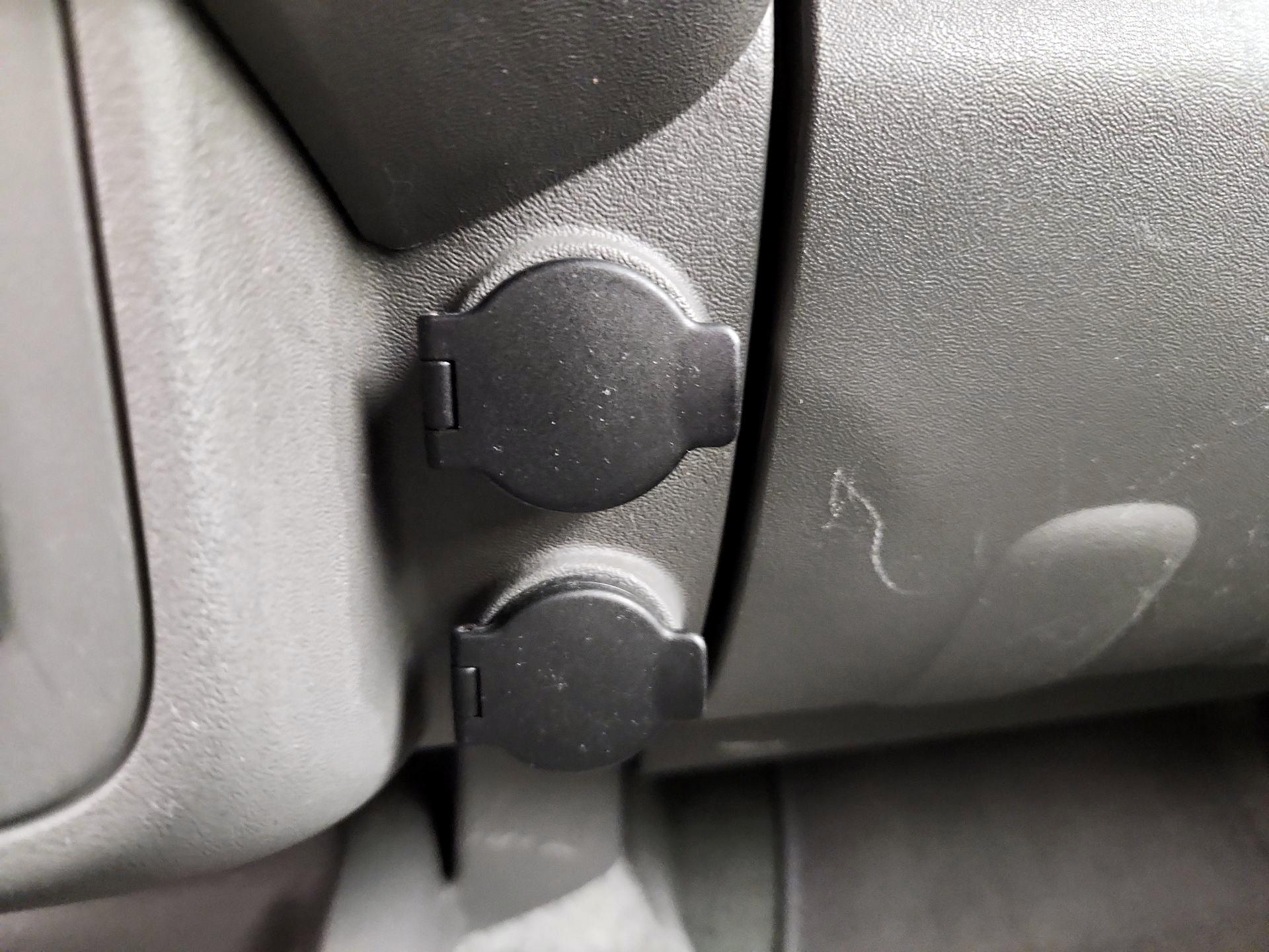 Thumbnail: 2016 Nissan Frontier - 18