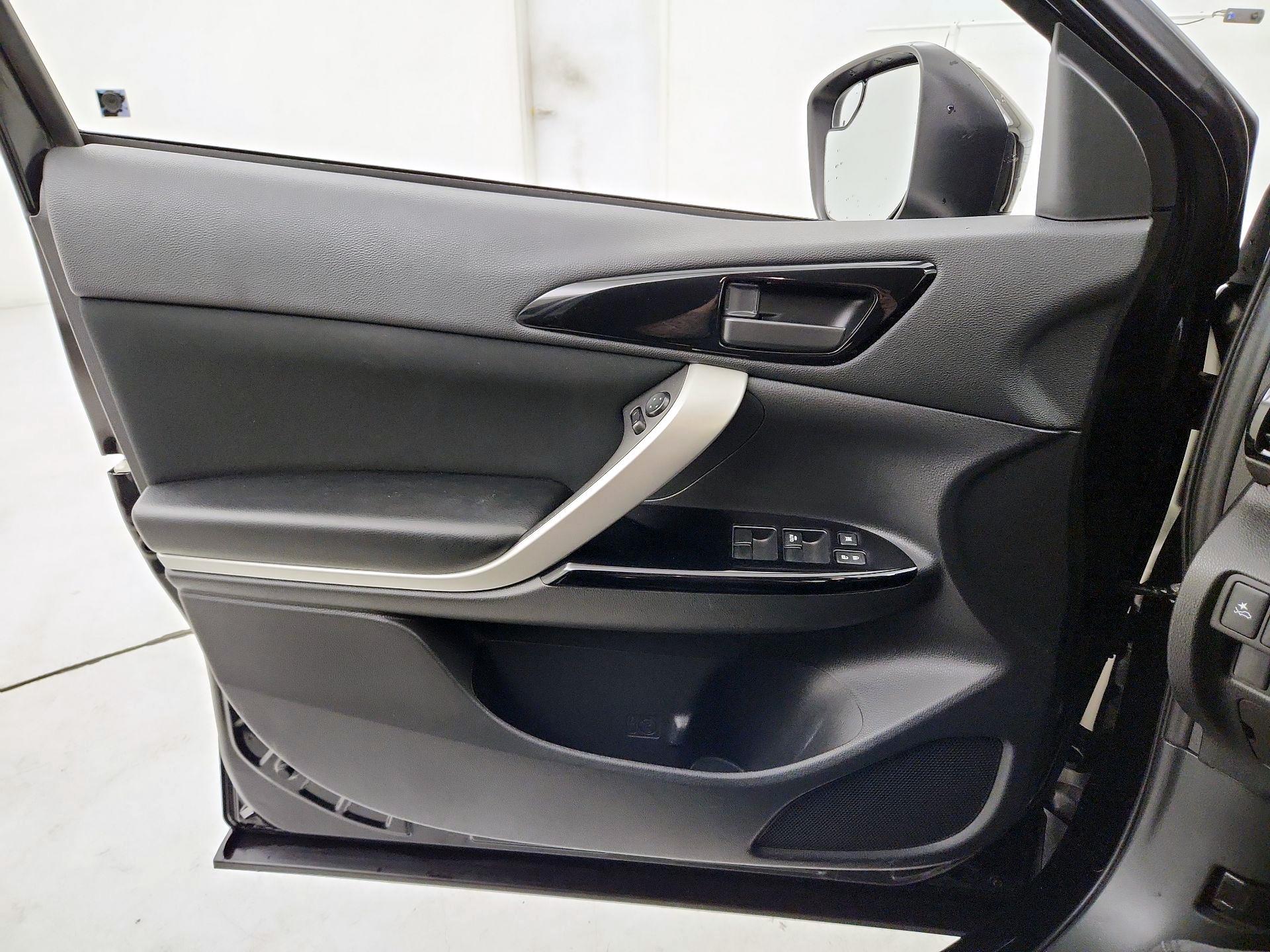 Thumbnail: 2022 Mitsubishi Eclipse Cross - 12