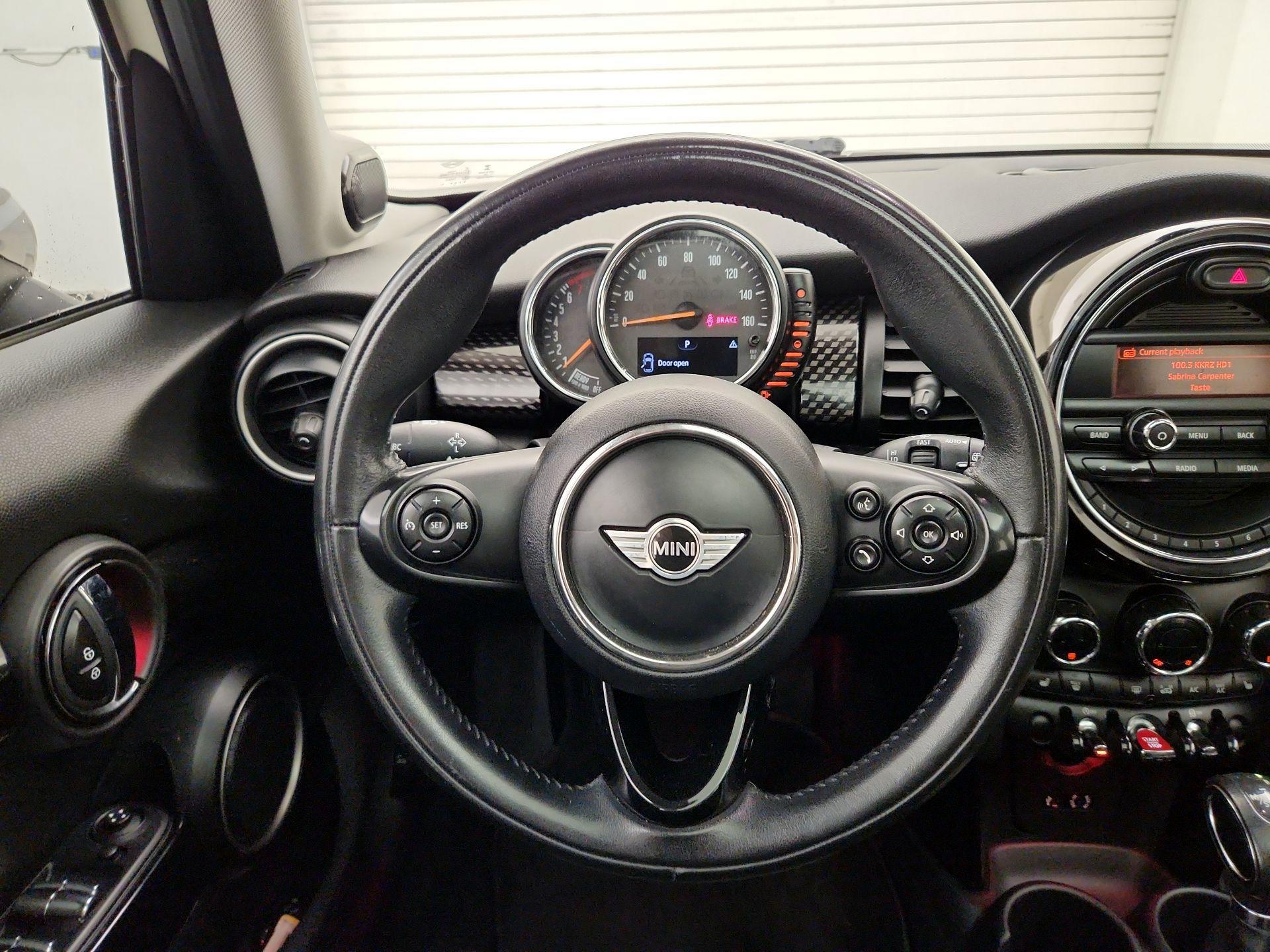 Thumbnail: 2015 MINI Cooper Hardtop - 10