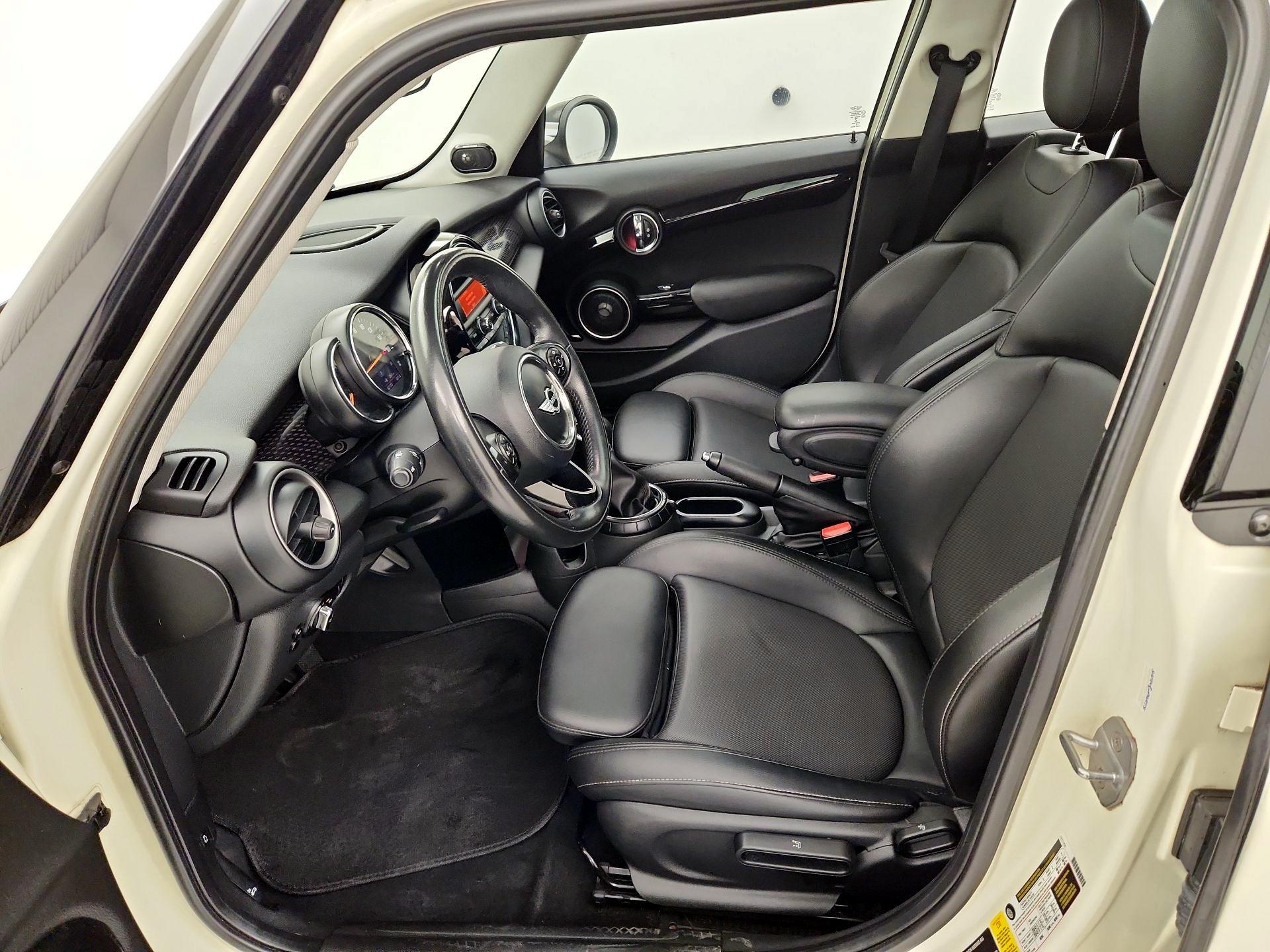 Thumbnail: 2015 MINI Cooper Hardtop - 11