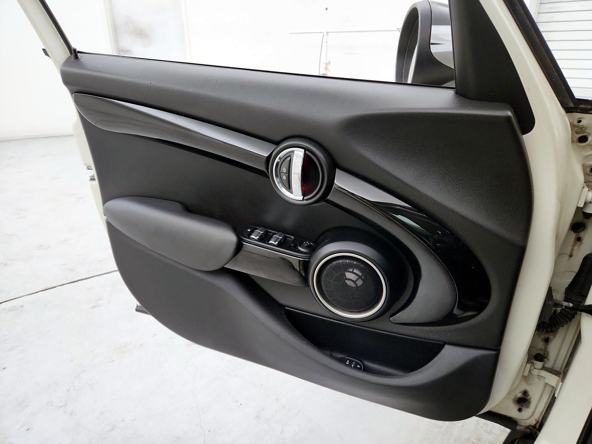 Thumbnail: 2015 MINI Cooper Hardtop - 12