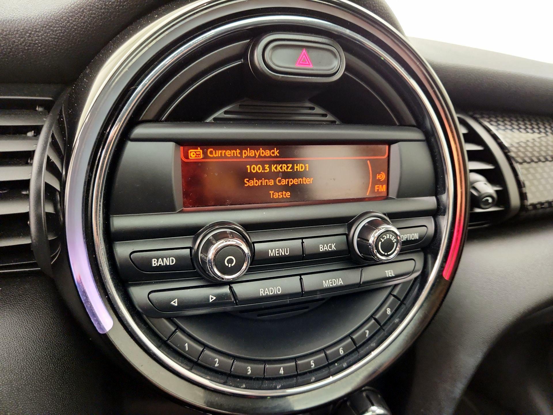 Thumbnail: 2015 MINI Cooper Hardtop - 14