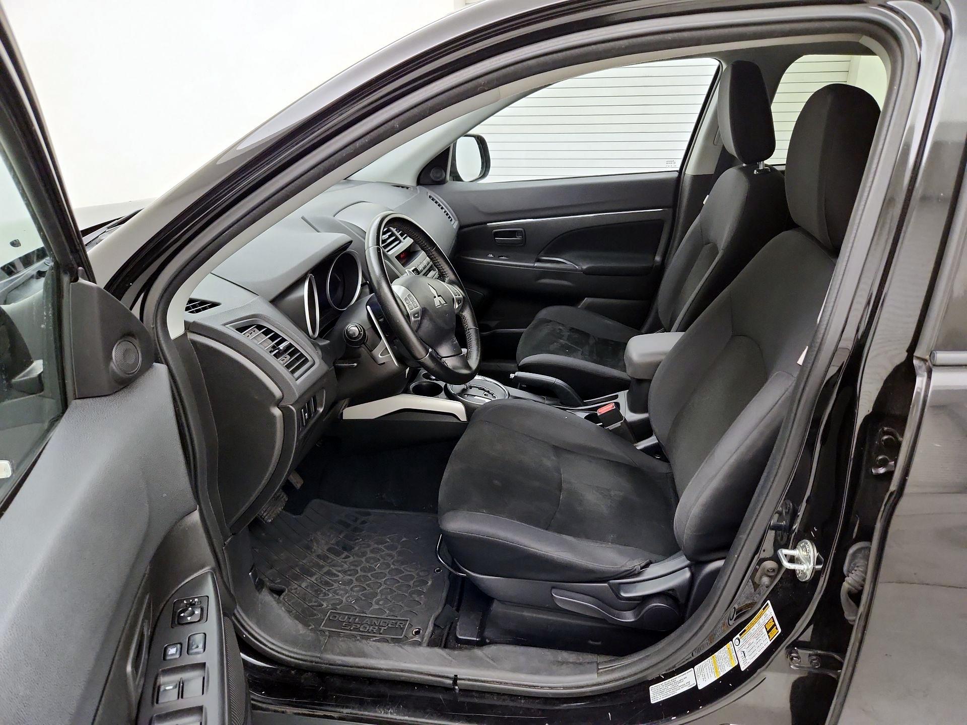 Thumbnail: 2013 Mitsubishi Outlander Sport - 11