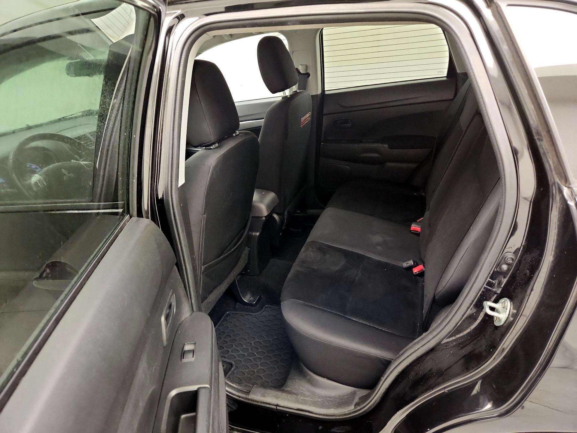 Thumbnail: 2013 Mitsubishi Outlander Sport - 18