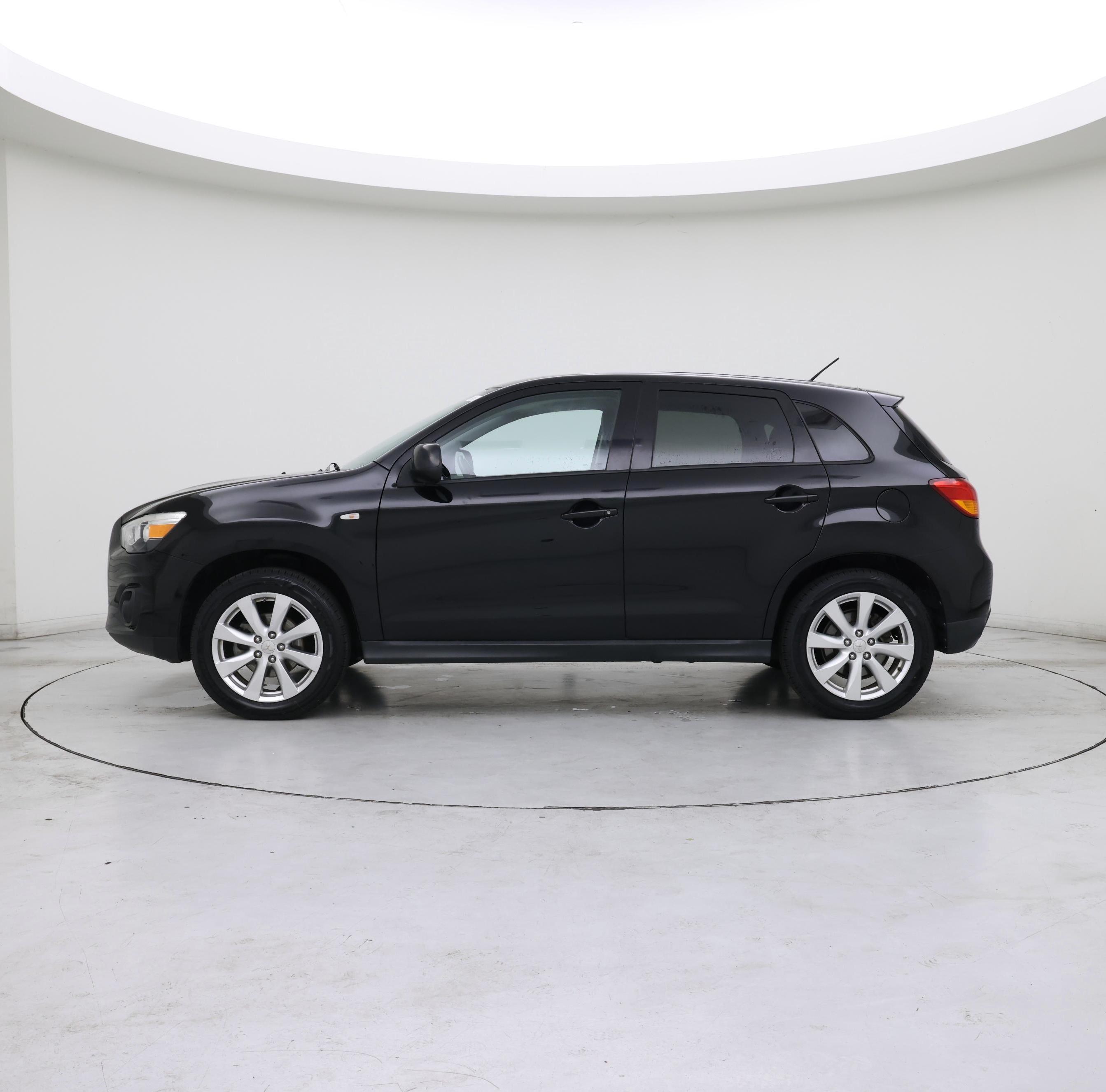 Thumbnail: 2013 Mitsubishi Outlander Sport - 3