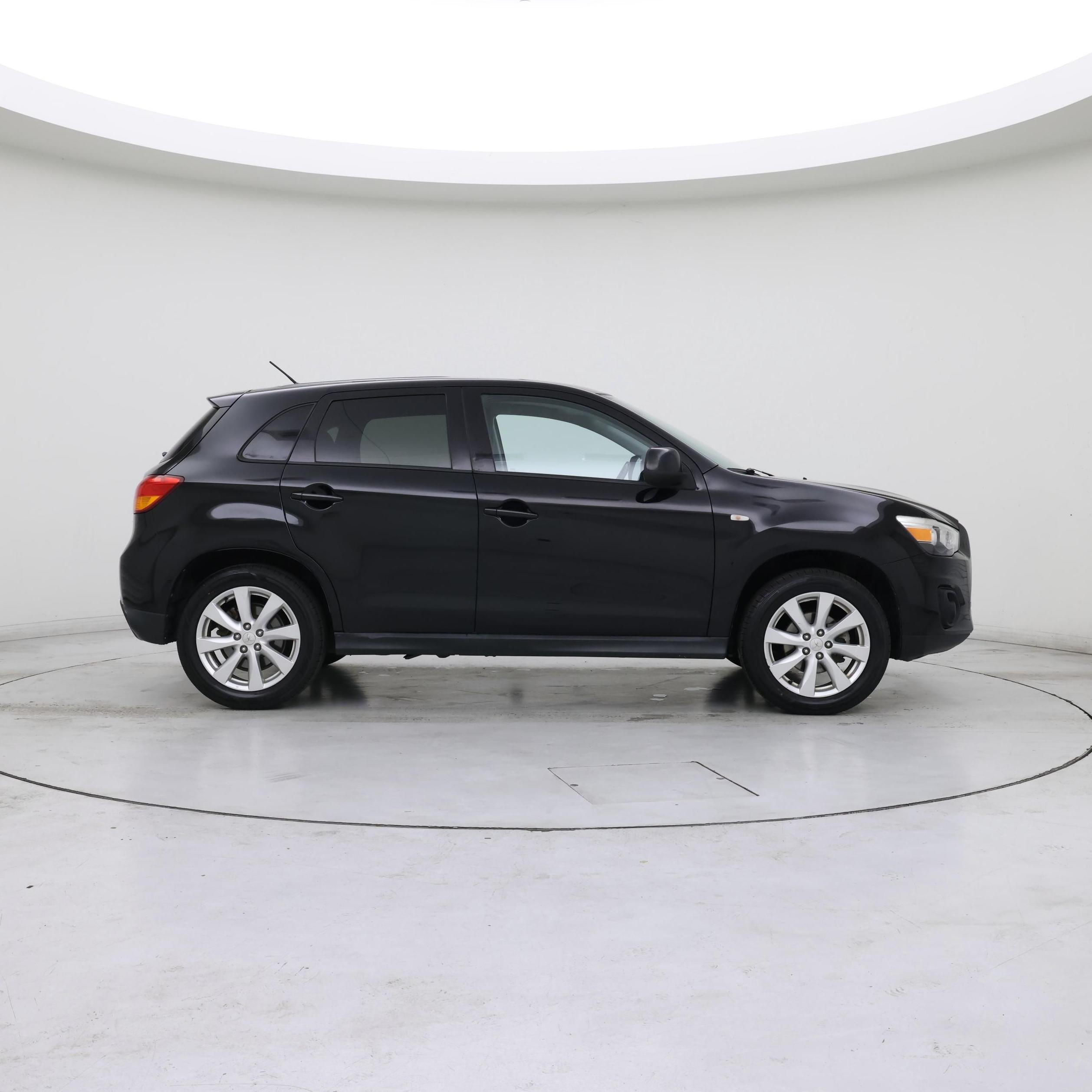 Thumbnail: 2013 Mitsubishi Outlander Sport - 7