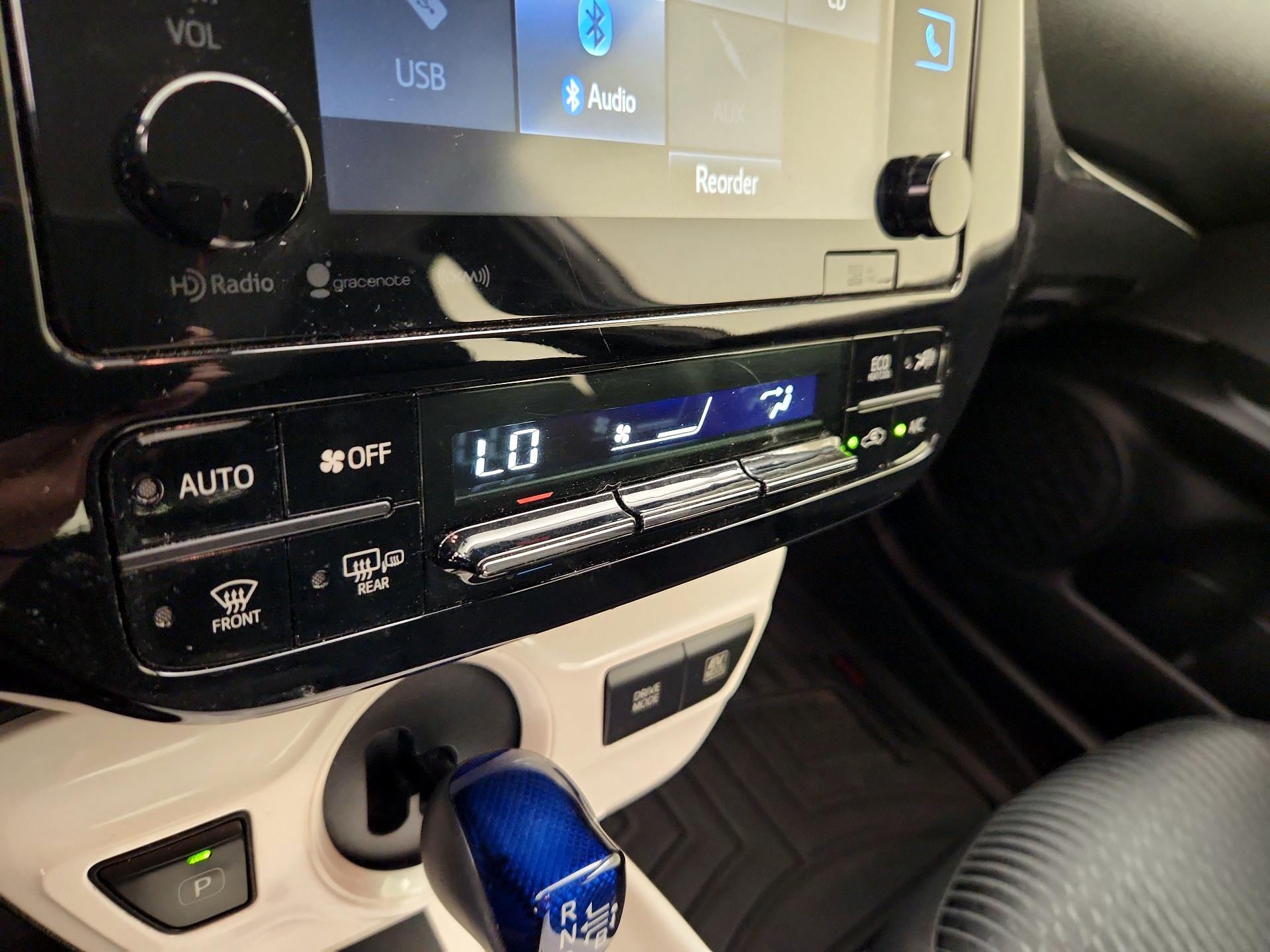 Thumbnail: 2016 Toyota Prius - 16