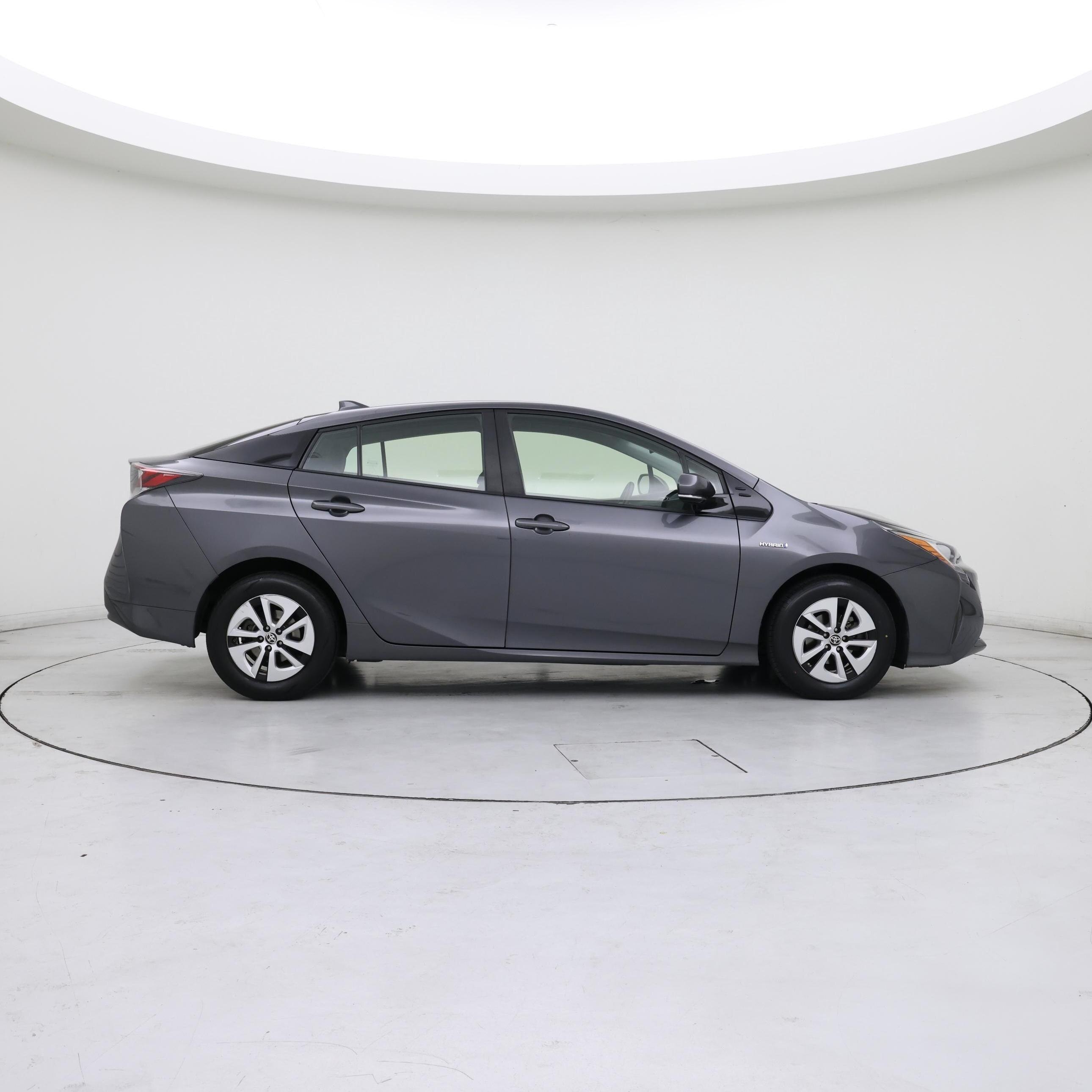 Thumbnail: 2016 Toyota Prius - 7