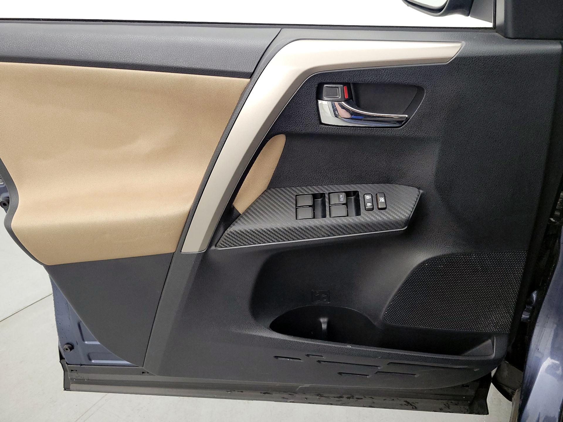 Thumbnail: 2014 Toyota RAV4 - 12