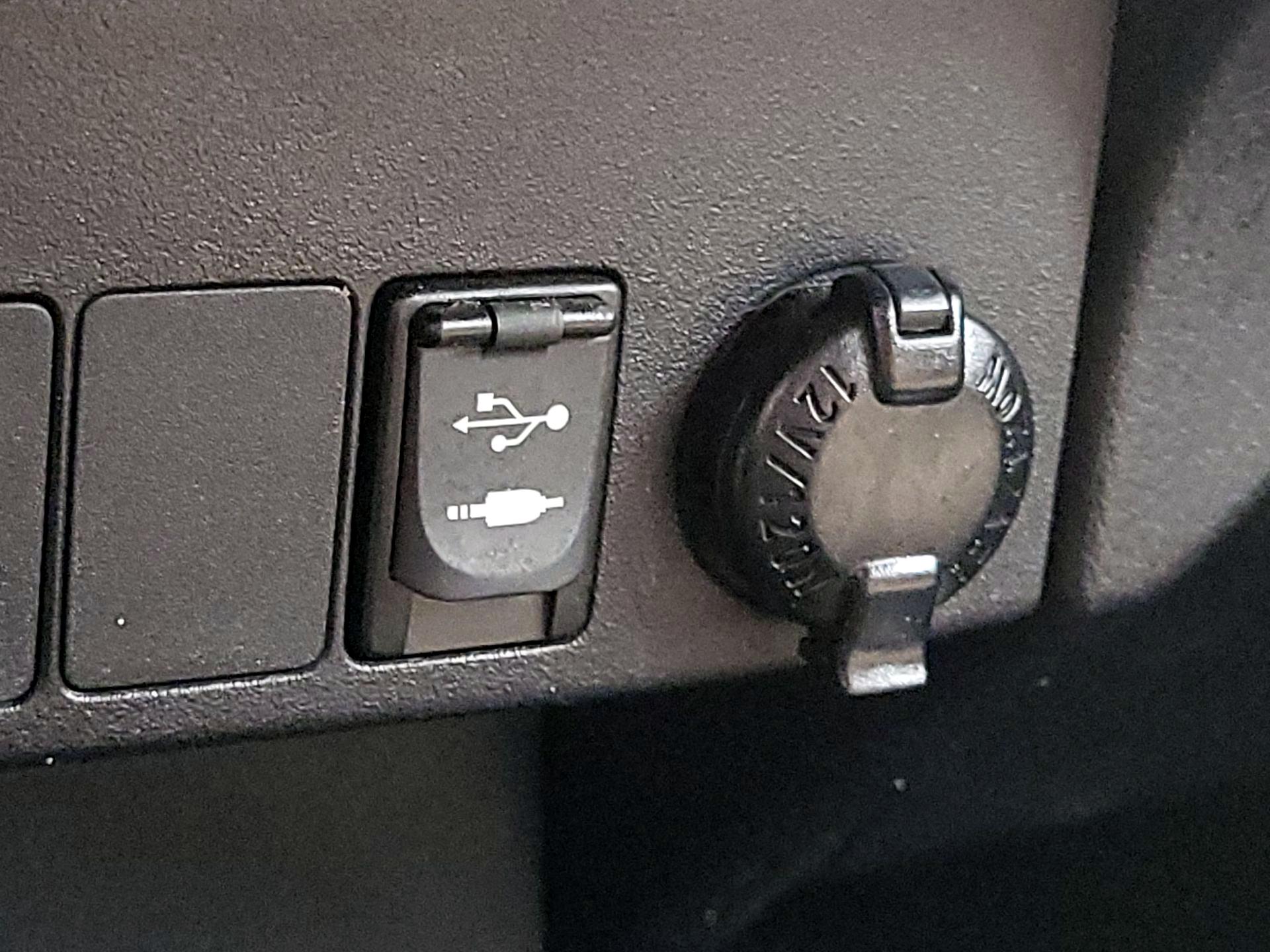 Thumbnail: 2014 Toyota RAV4 - 18