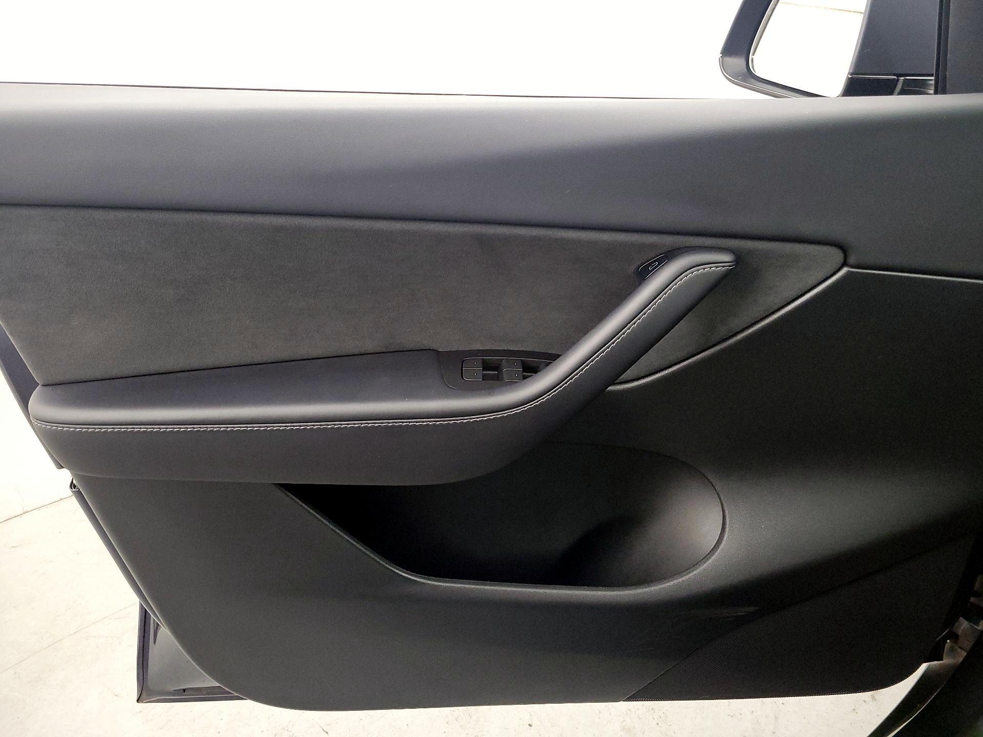 Thumbnail: 2022 Tesla Model Y - 12