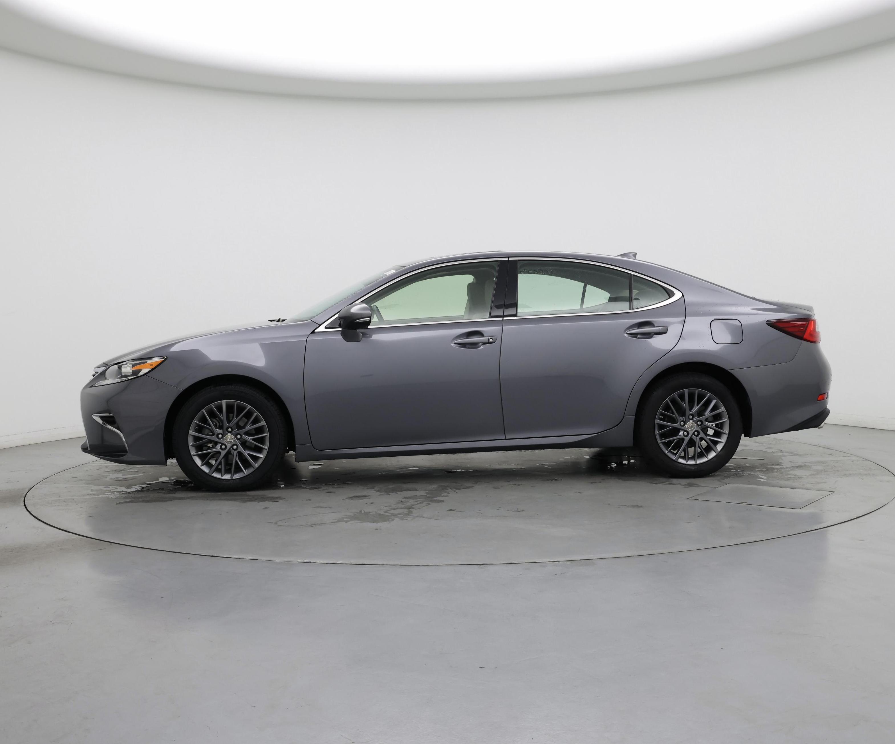 Thumbnail: 2018 Lexus ES - 3