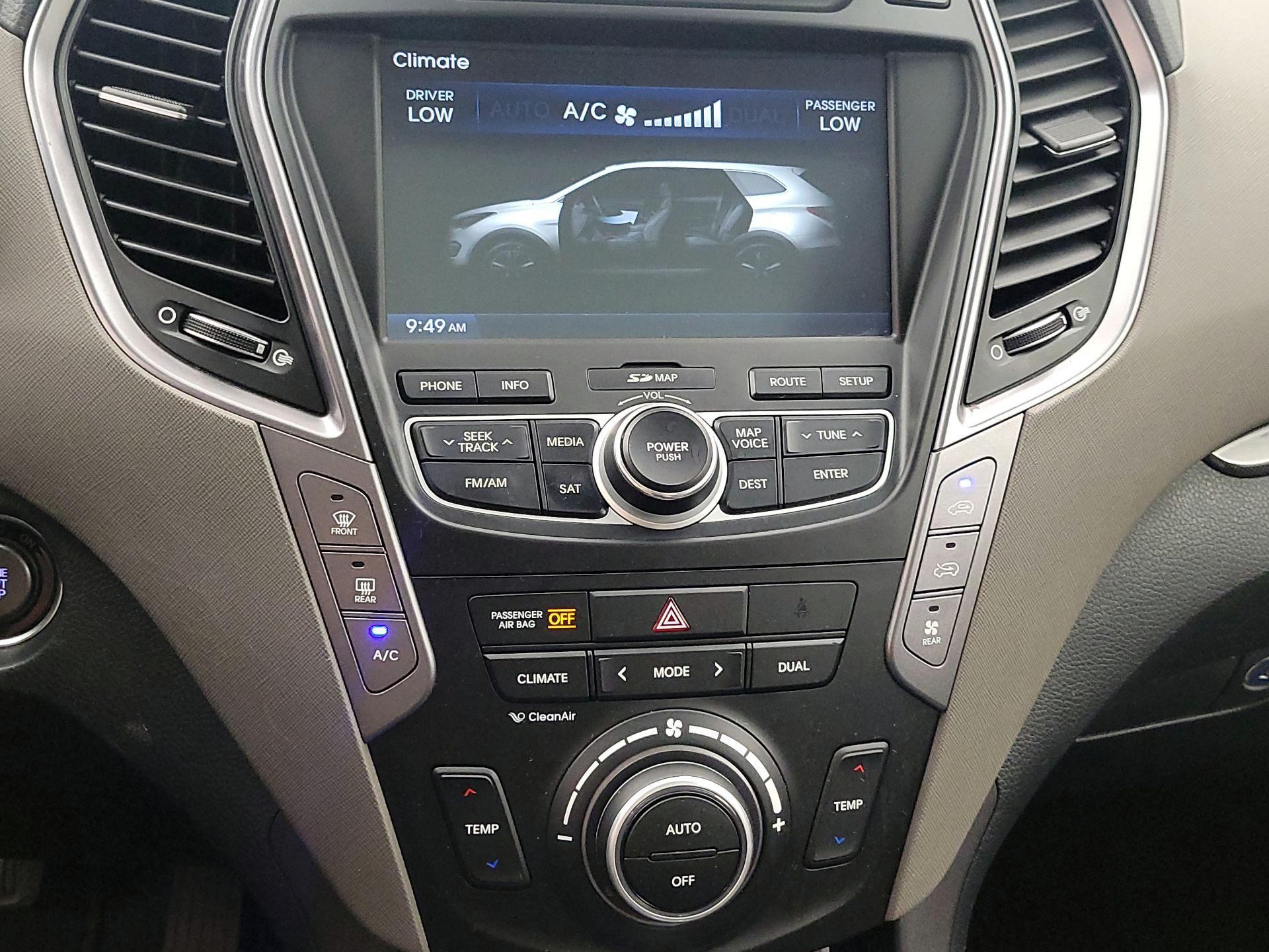 Thumbnail: 2014 Hyundai Santa Fe - 17