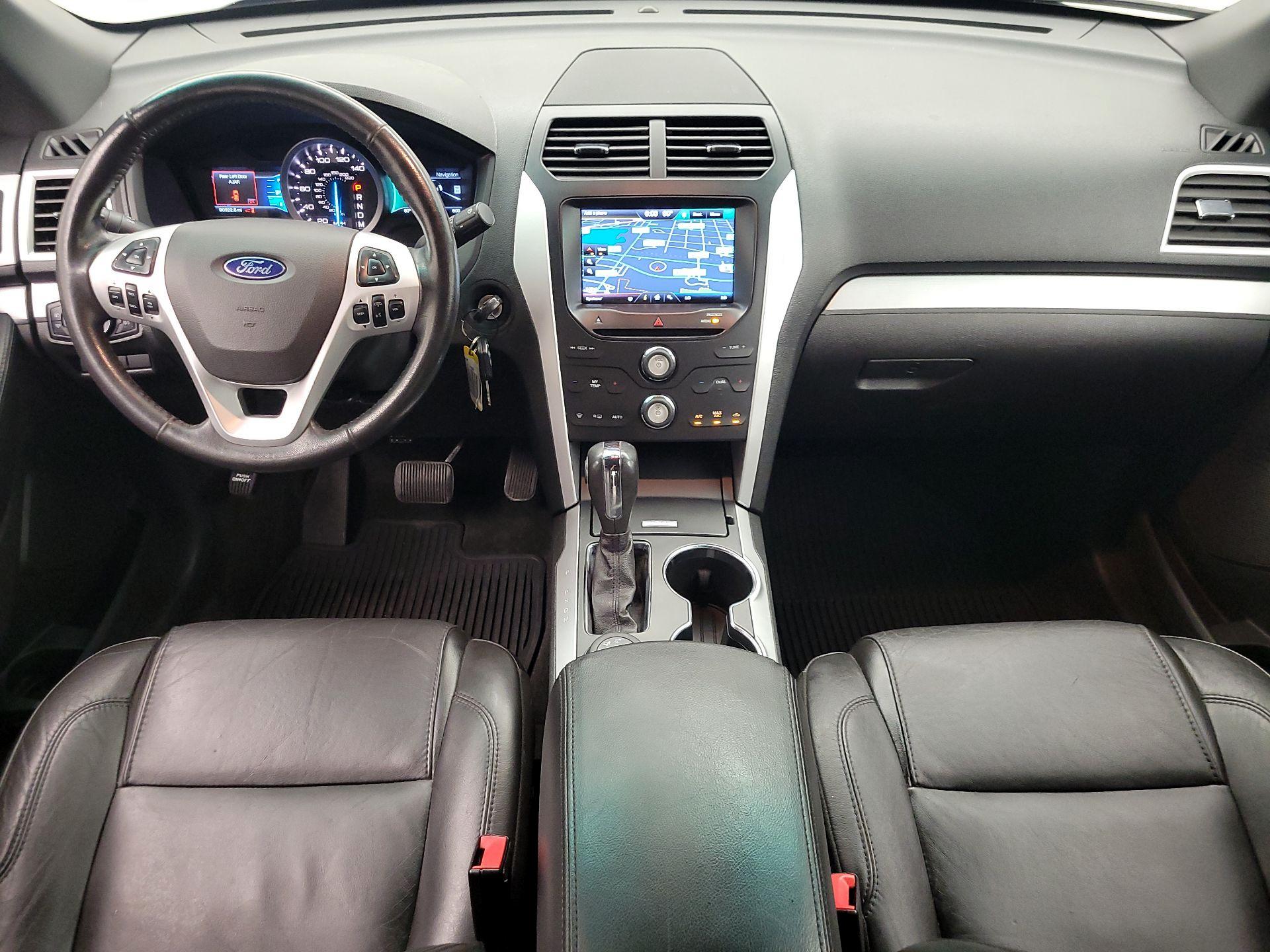 Thumbnail: 2015 Ford Explorer - 9