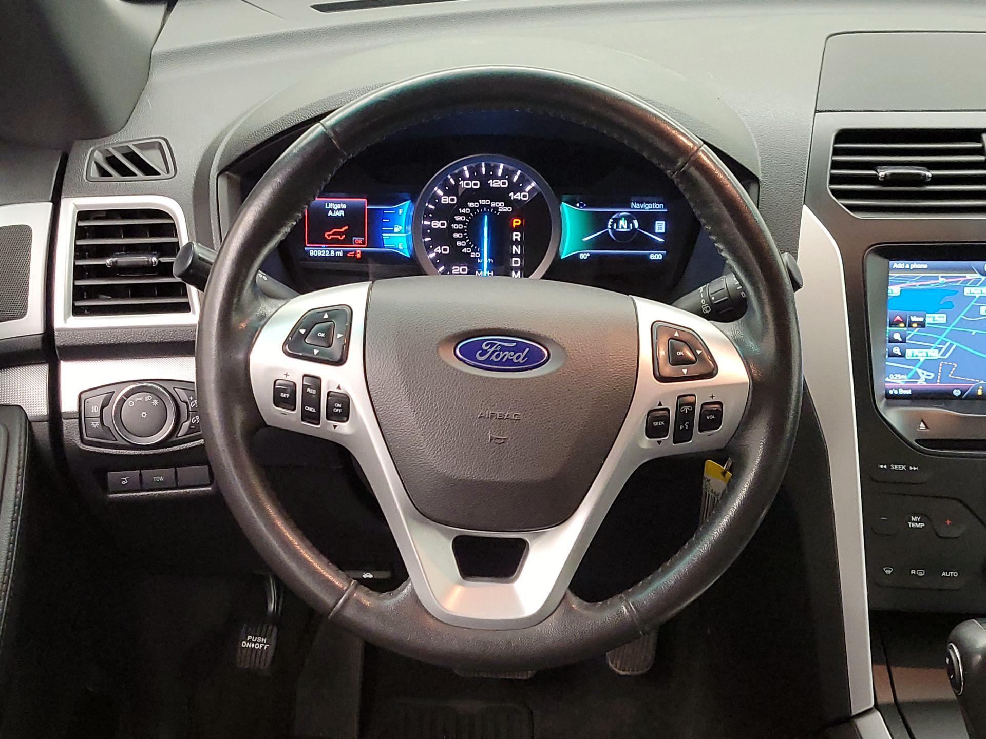 Thumbnail: 2015 Ford Explorer - 10
