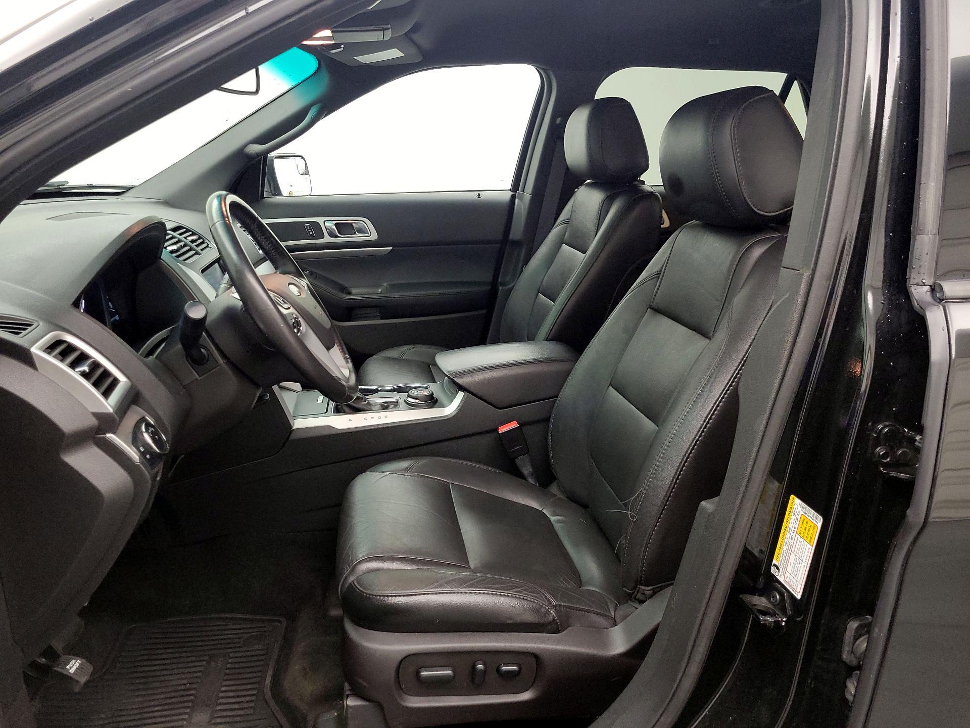 Thumbnail: 2015 Ford Explorer - 11
