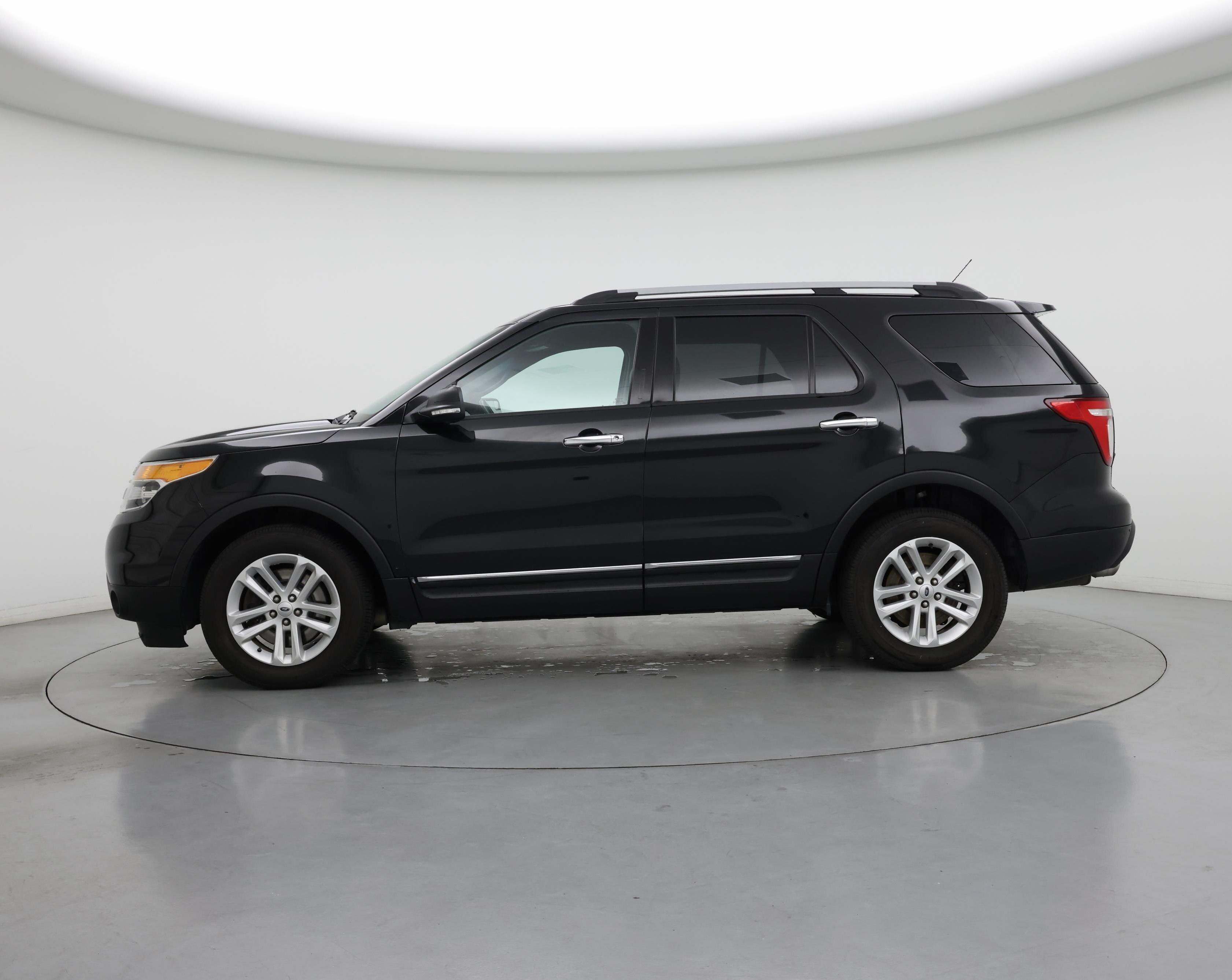 Thumbnail: 2015 Ford Explorer - 3