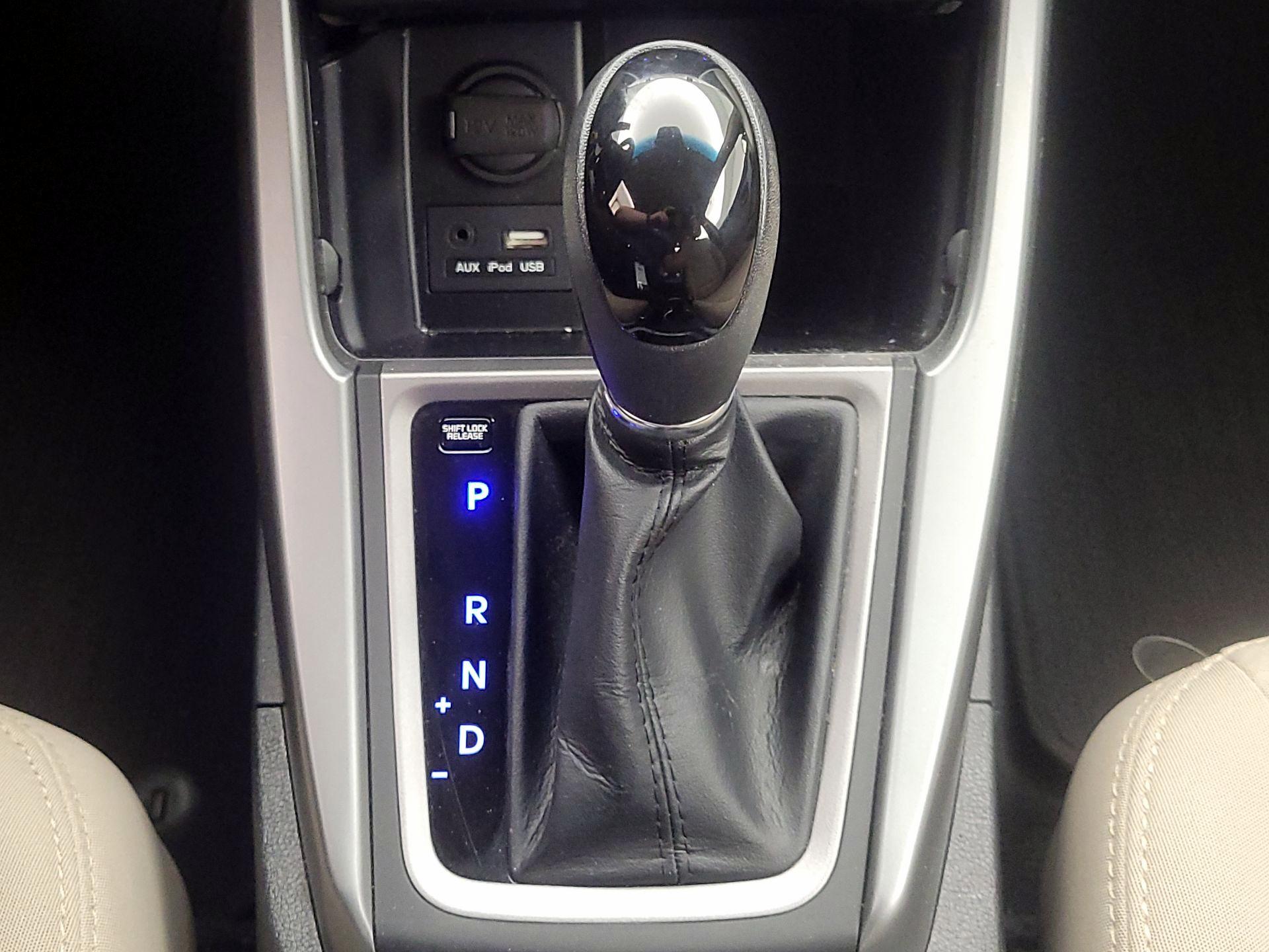 Thumbnail: 2014 Hyundai Elantra - 17