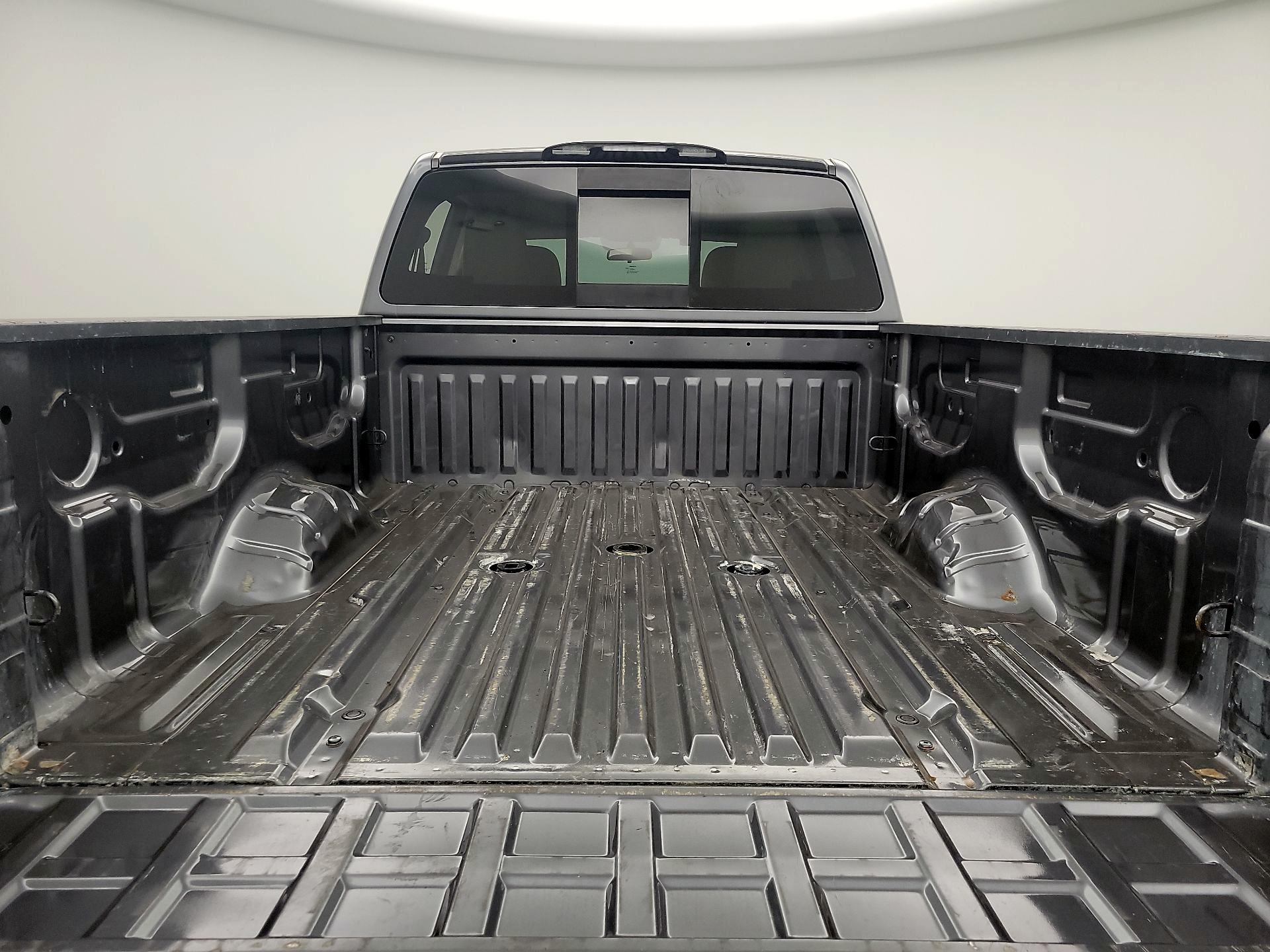 Thumbnail: 2017 Nissan Titan - 19
