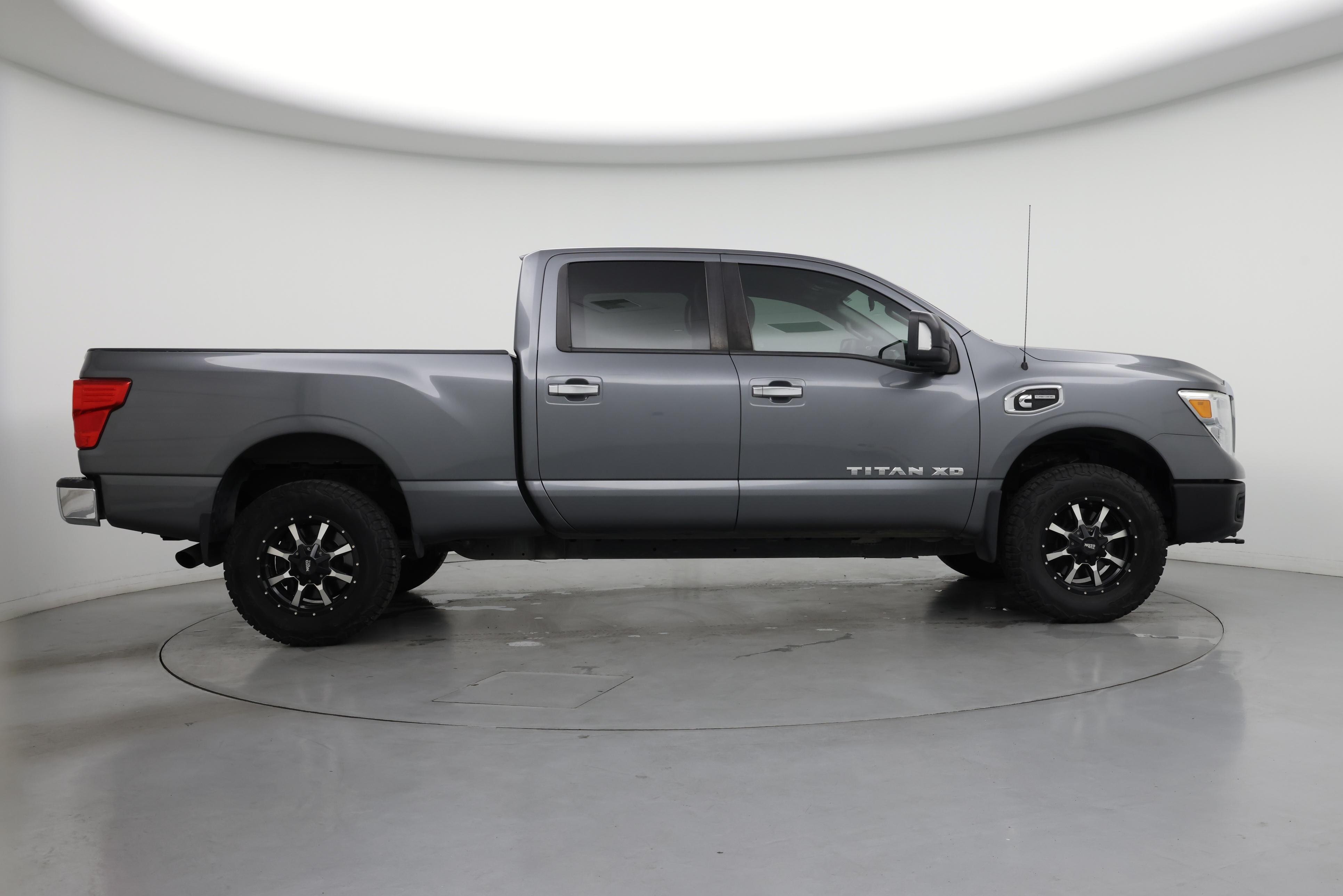 Thumbnail: 2017 Nissan Titan - 7
