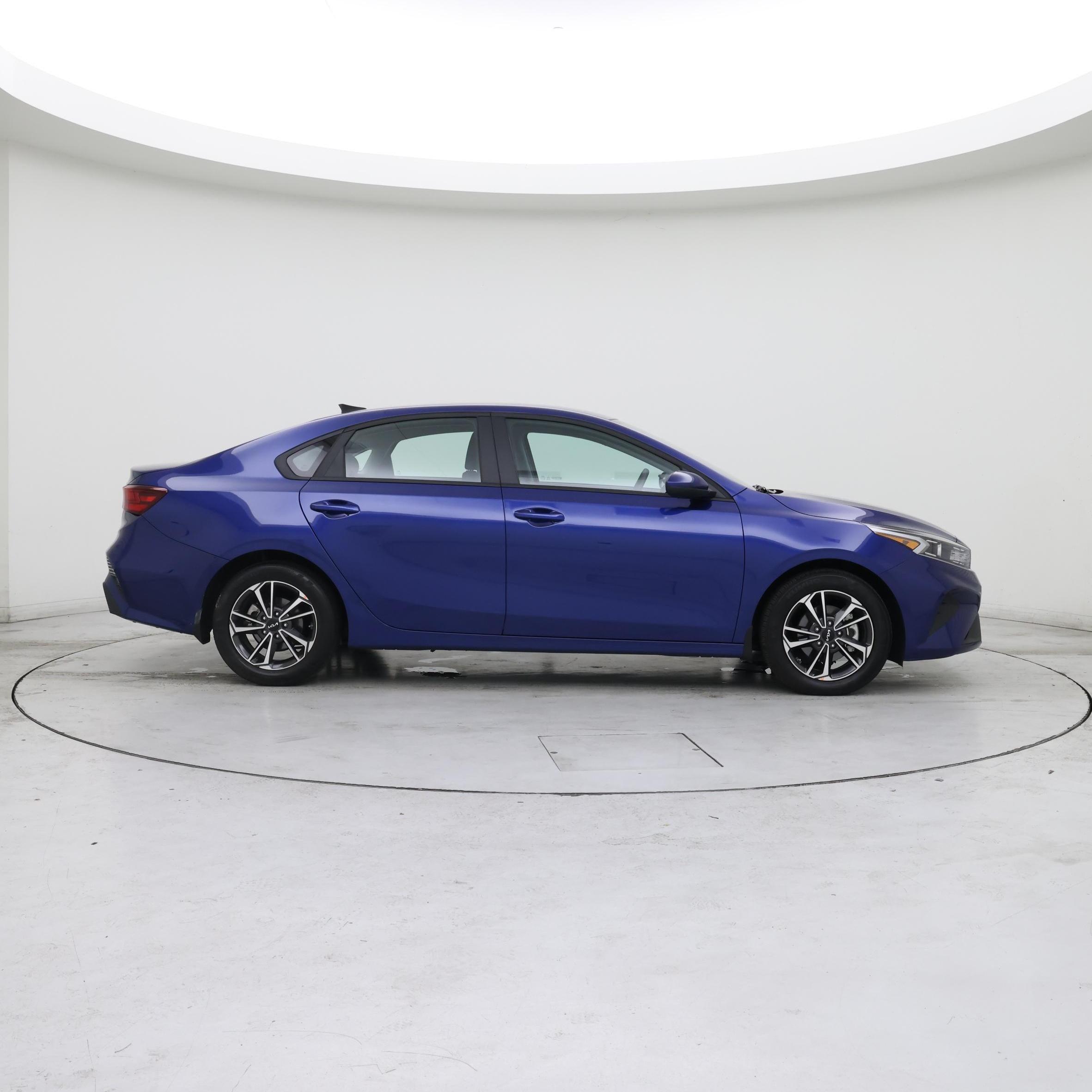 Thumbnail: 2024 Kia Forte - 7