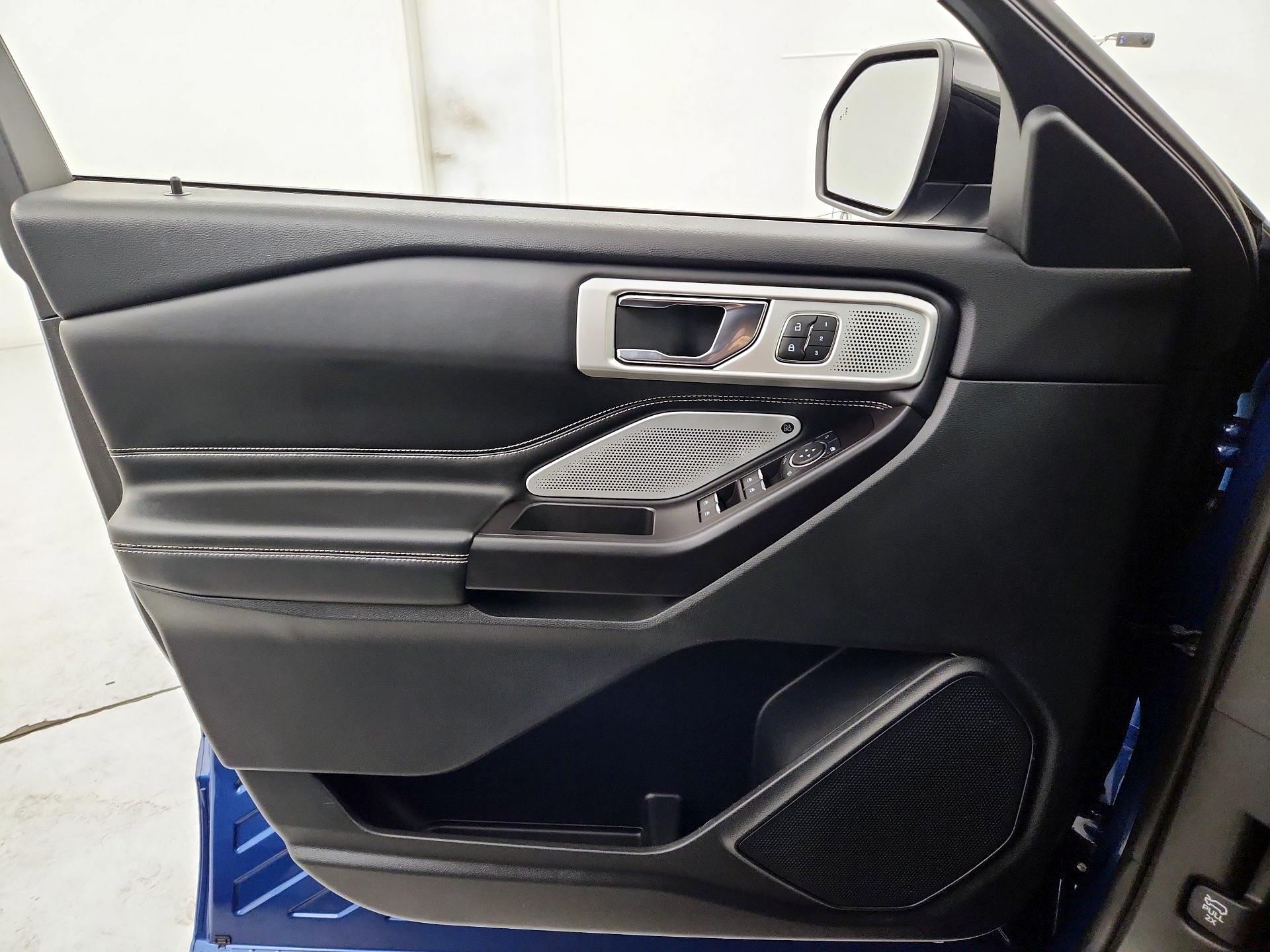 Thumbnail: 2020 Ford Explorer - 12