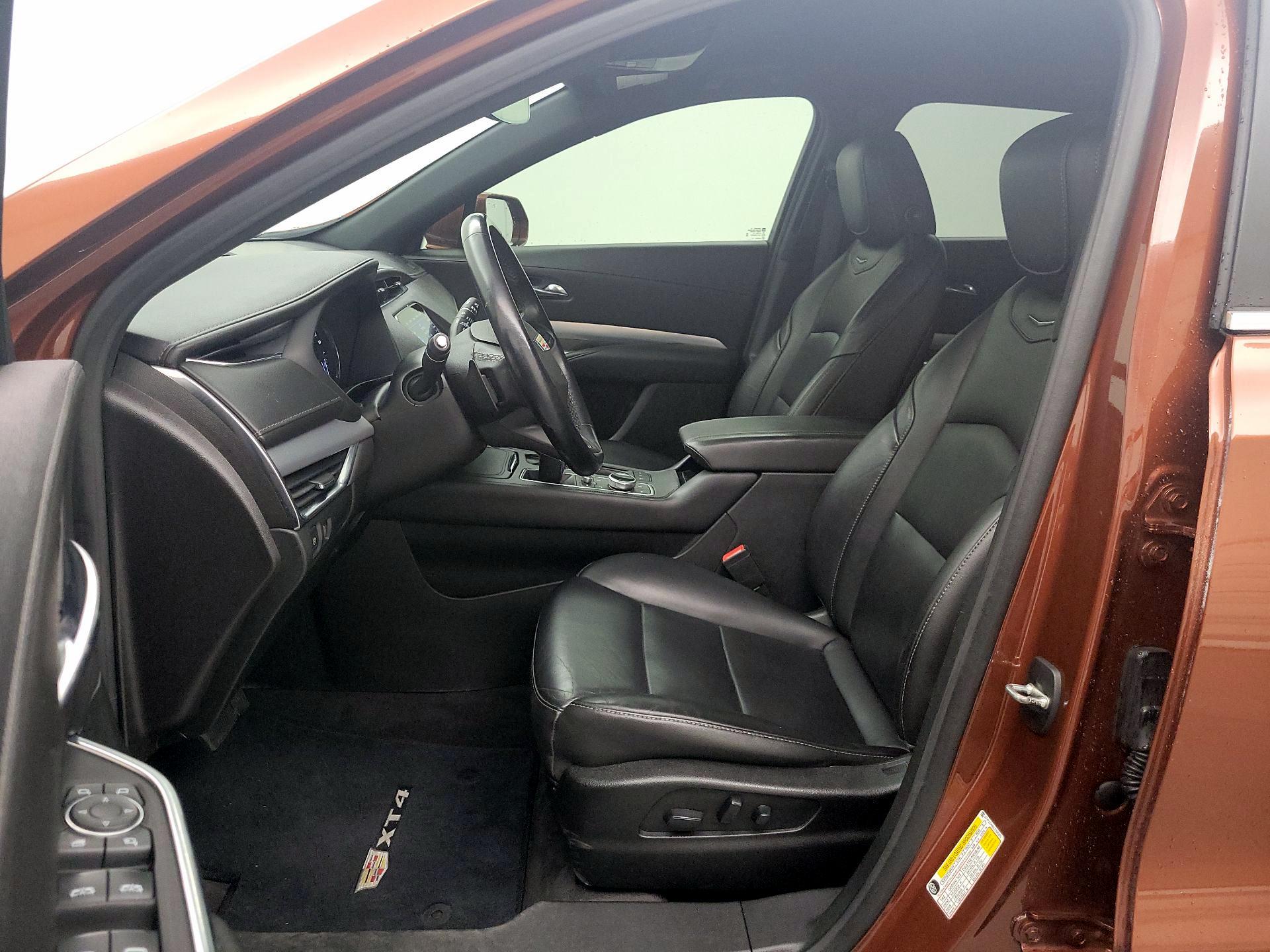 Thumbnail: 2020 Cadillac XT4 - 11