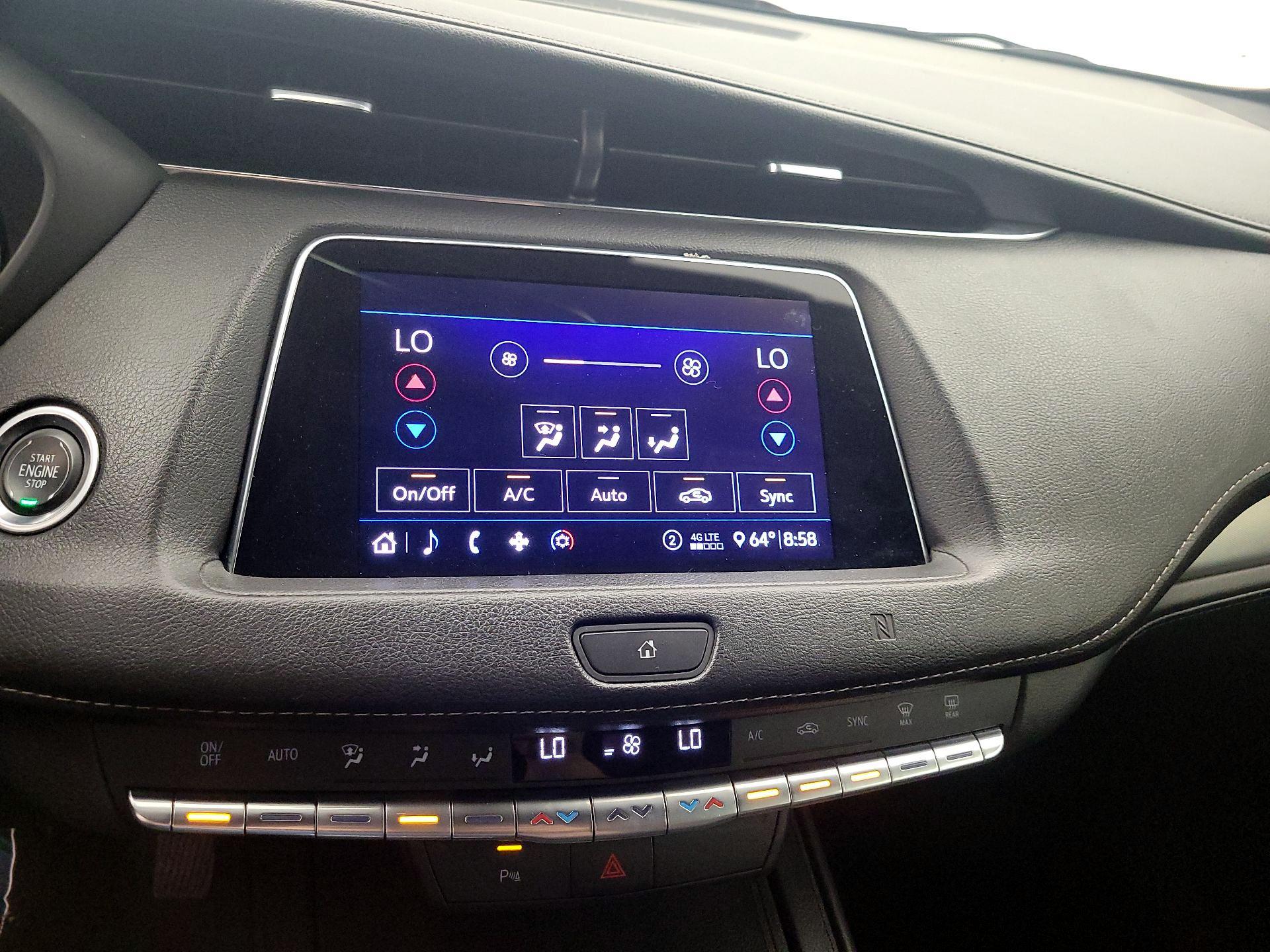 Thumbnail: 2020 Cadillac XT4 - 16