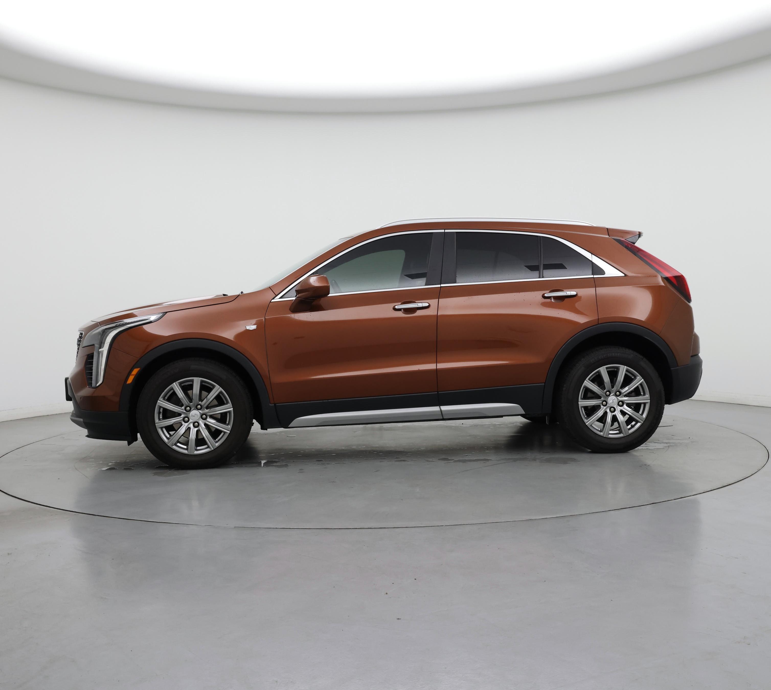 Thumbnail: 2020 Cadillac XT4 - 3