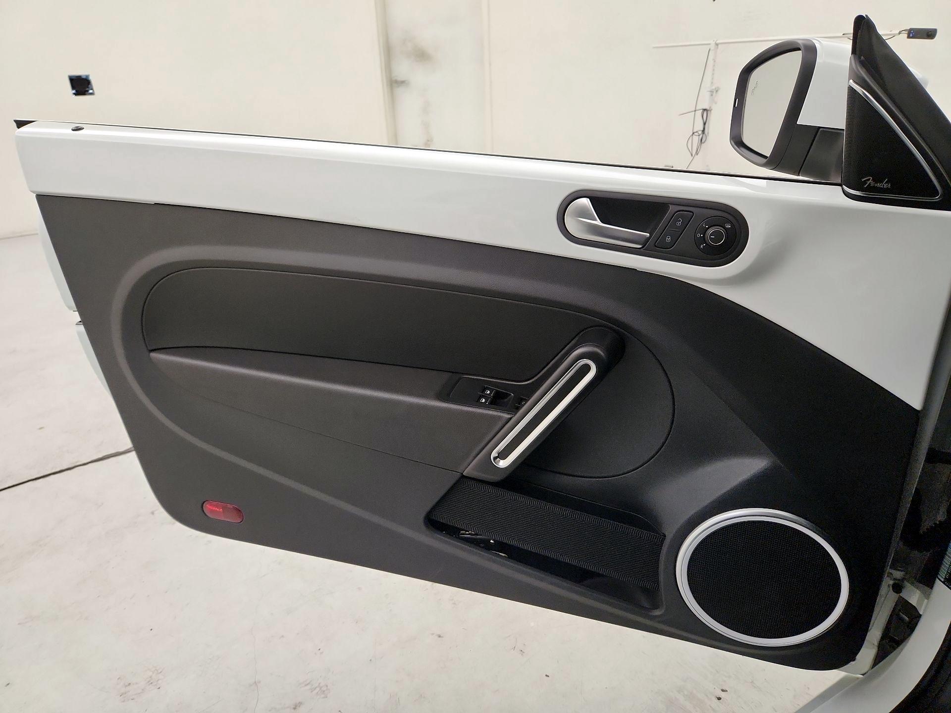 Thumbnail: 2019 Volkswagen Beetle - 12