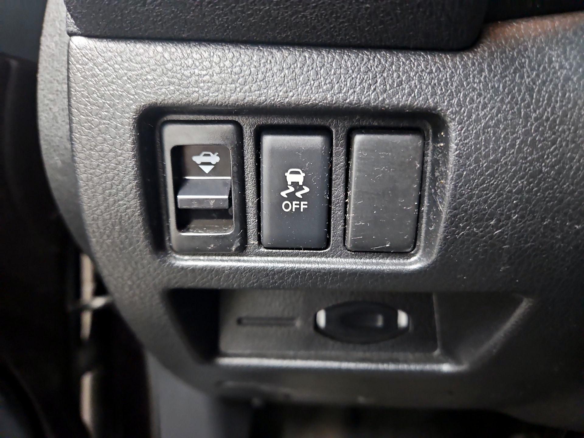 Thumbnail: 2013 Nissan Altima - 13