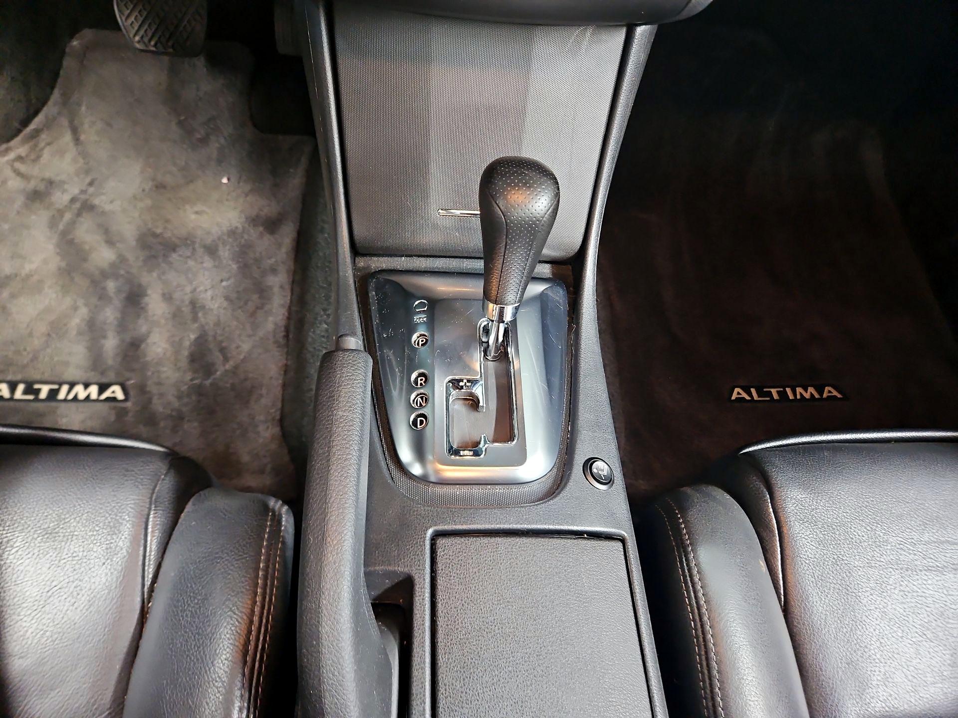 Thumbnail: 2013 Nissan Altima - 17
