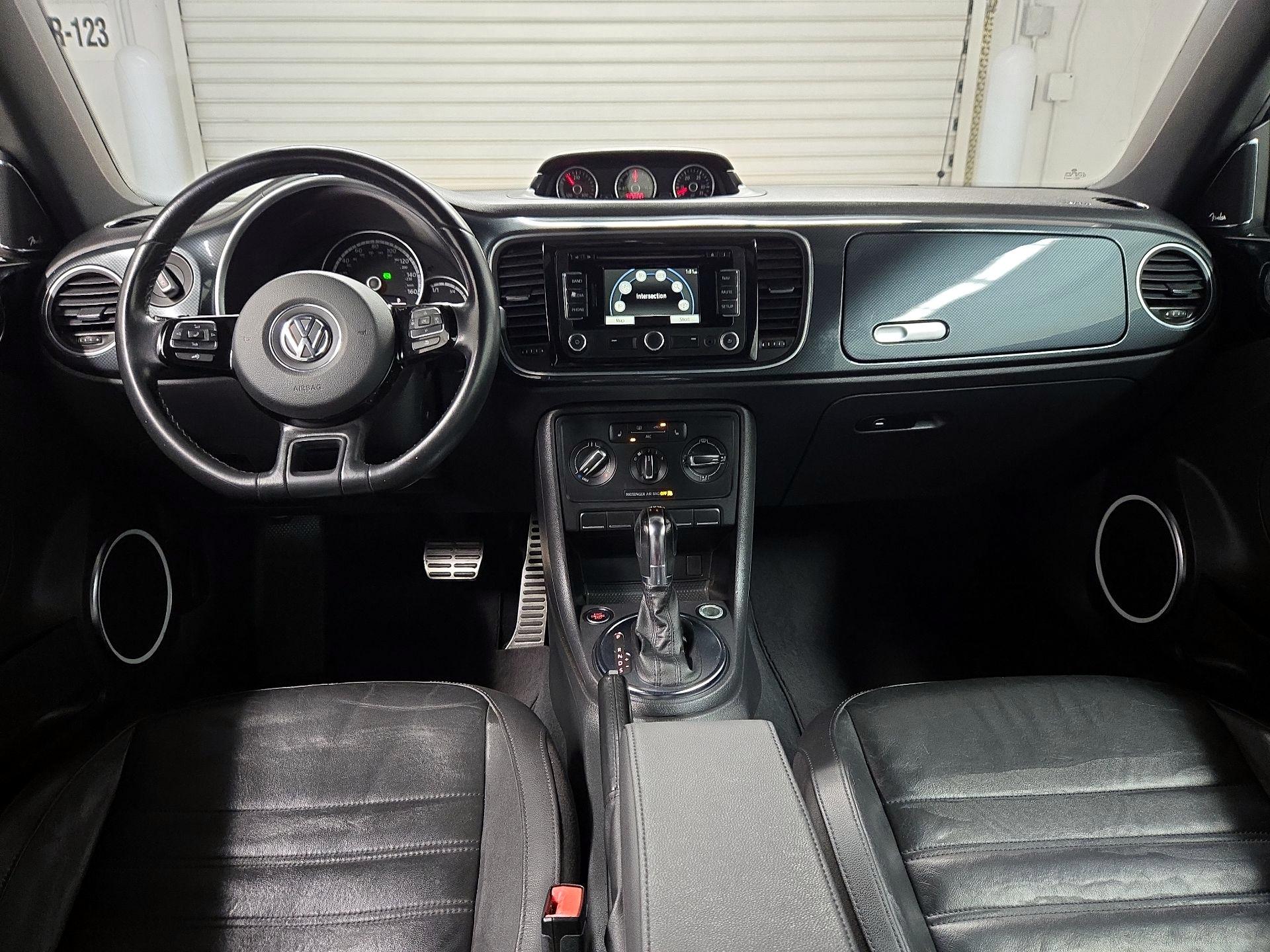 Thumbnail: 2013 Volkswagen Beetle - 9