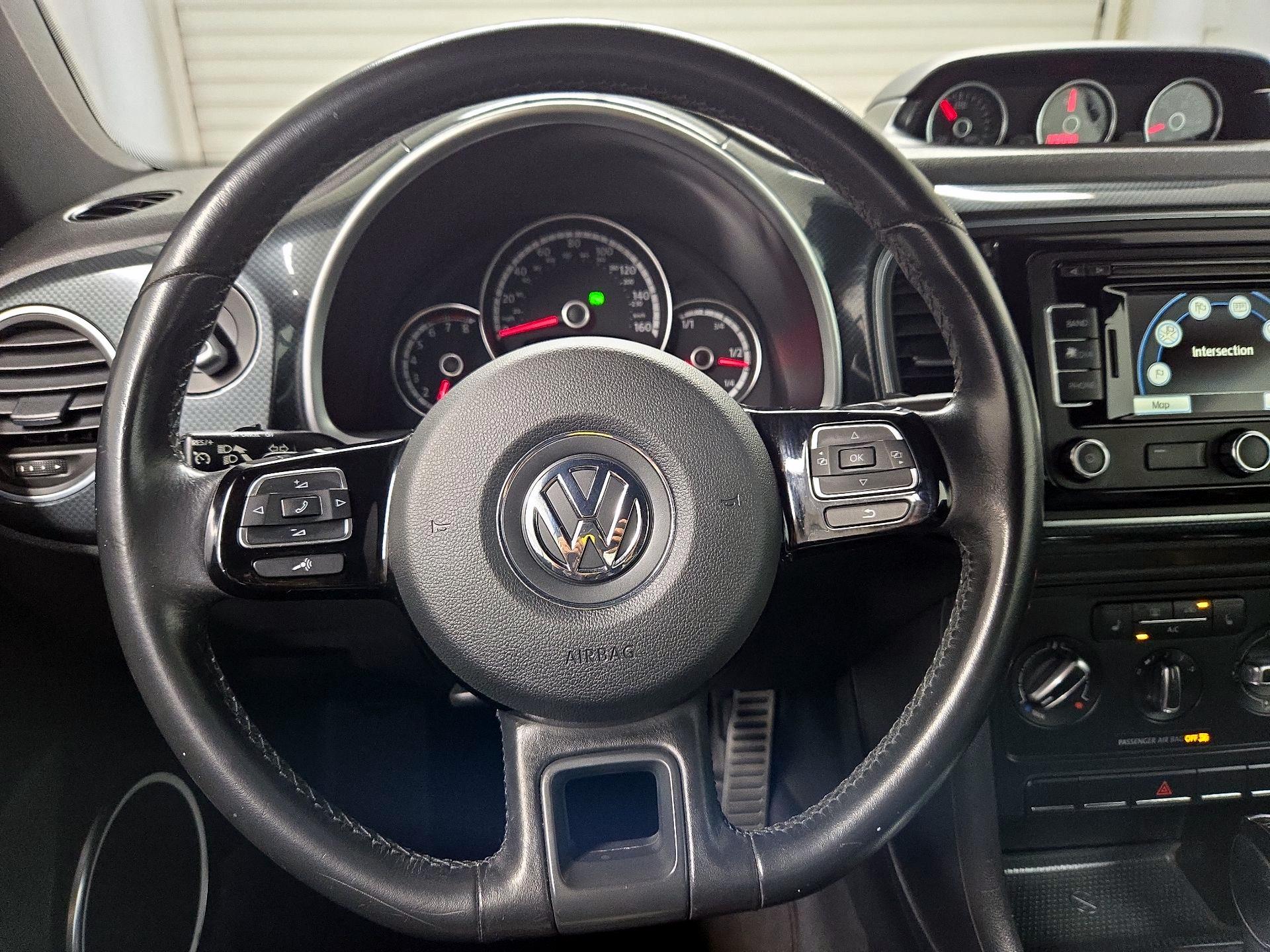Thumbnail: 2013 Volkswagen Beetle - 10