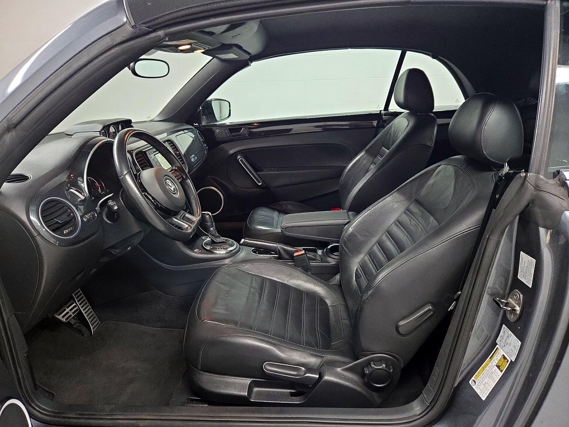 Thumbnail: 2013 Volkswagen Beetle - 11