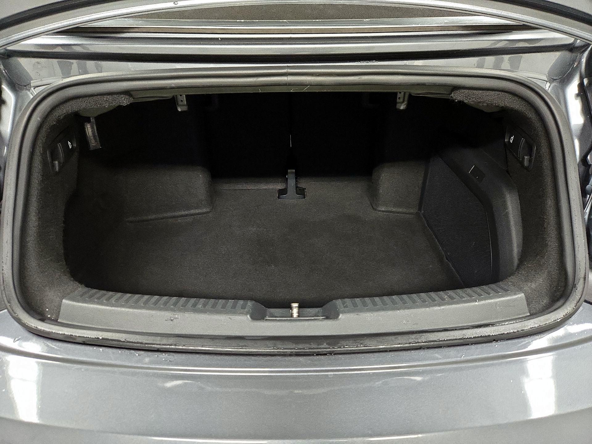 Thumbnail: 2013 Volkswagen Beetle - 20