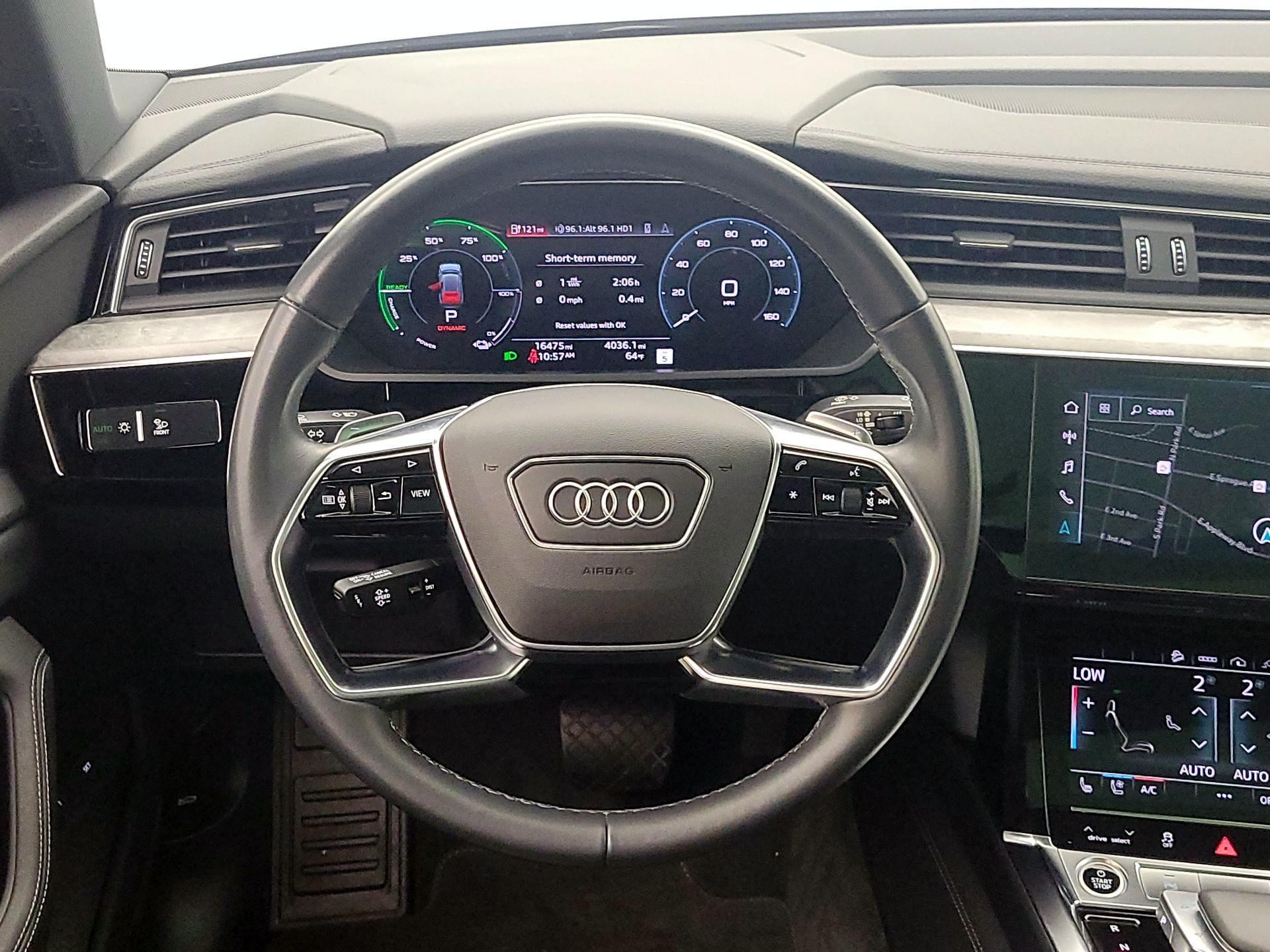 Thumbnail: 2022 Audi e-tron - 10